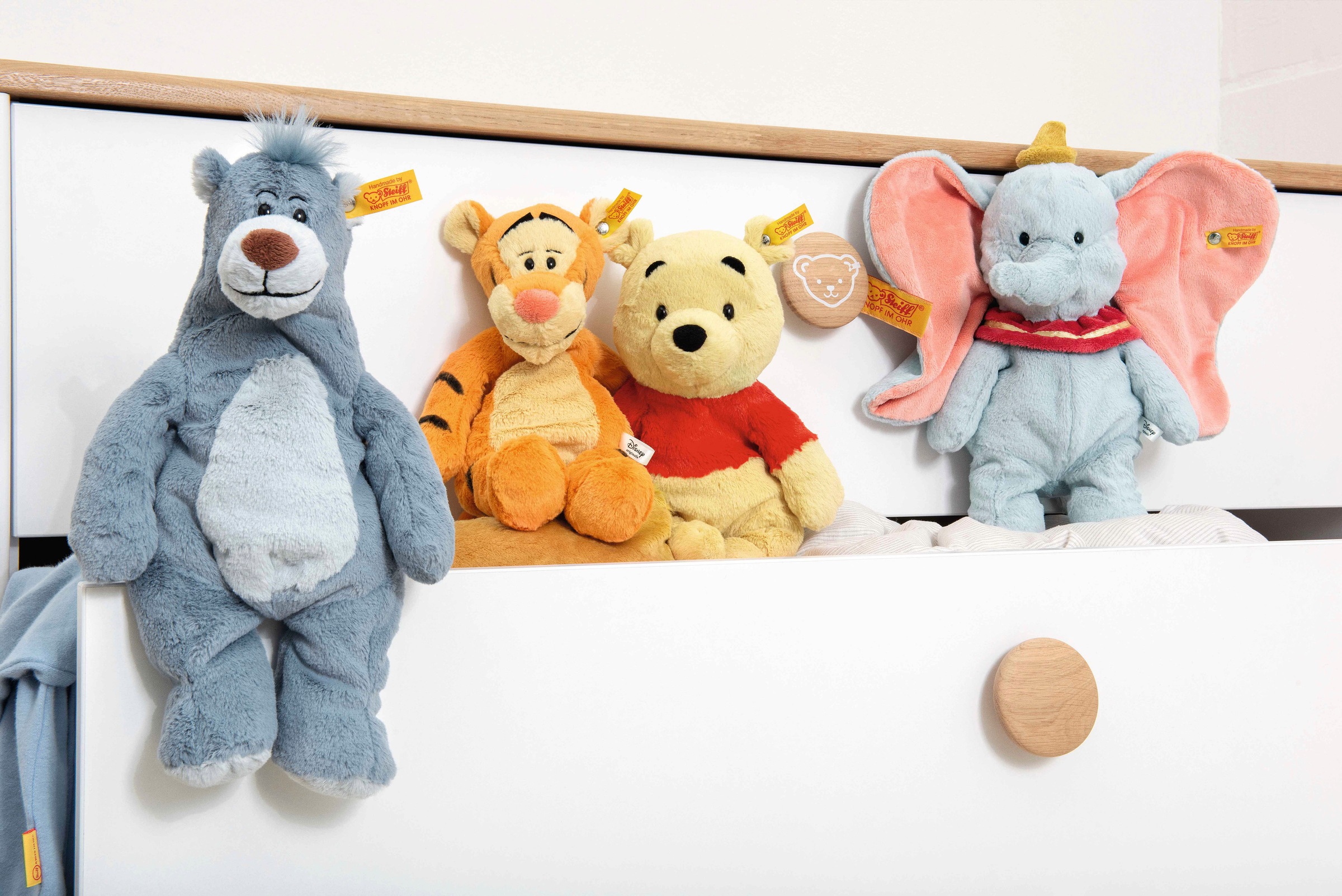 Steiff Kuscheltier »Disney Originals, Winnie Puuh, 29 cm«