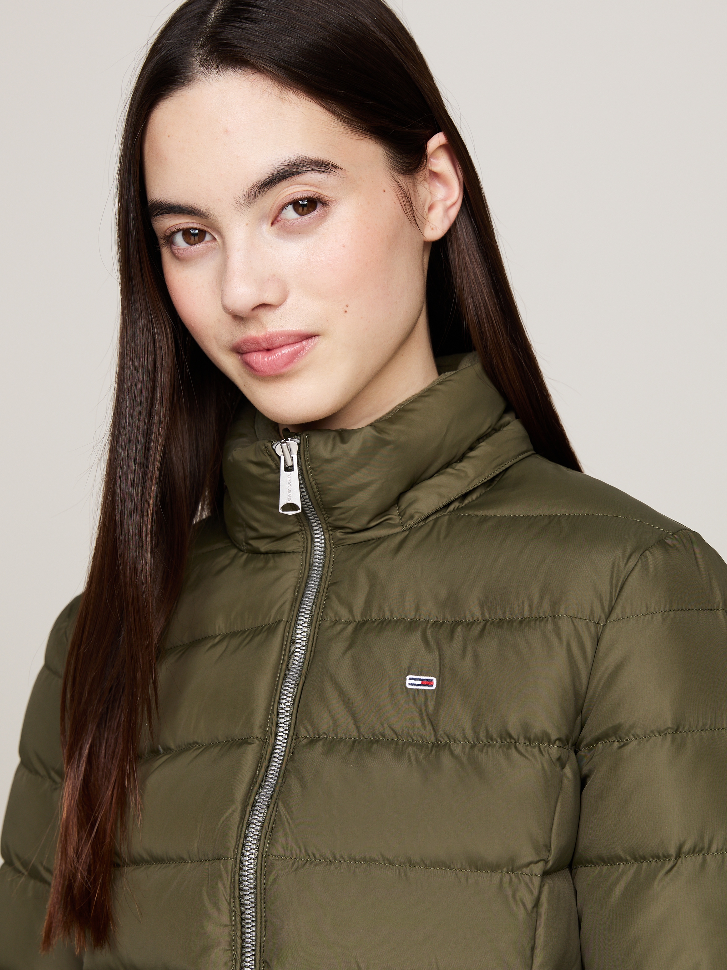 Tommy Jeans Steppjacke »TJW BASIC HOODED DOWN JACKET EXT«, mit Kapuze, mit Logostickerei