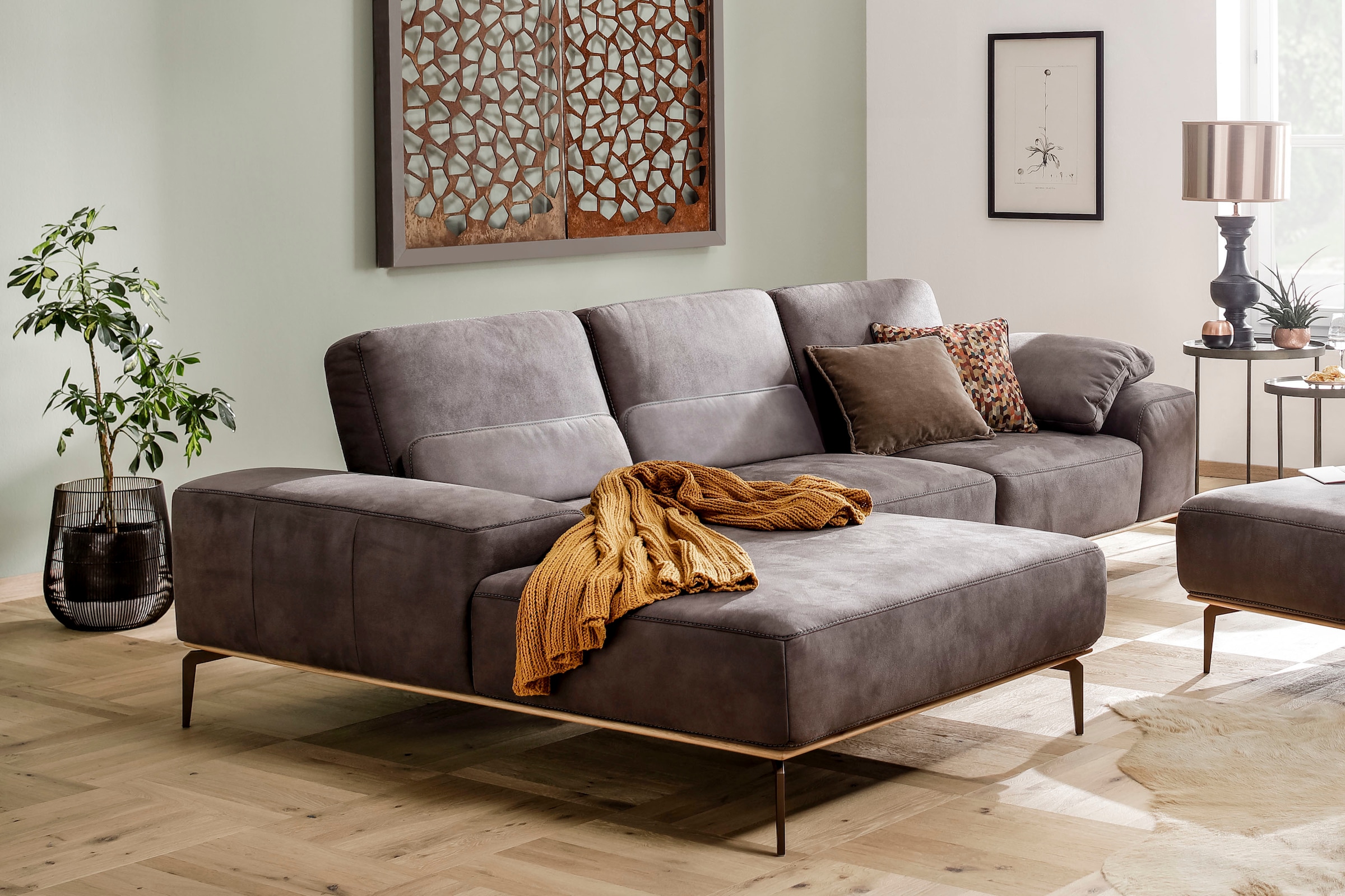 W.SCHILLIG Ecksofa »run, Designsofa mit tollem Sitzkomfort, L-Form«, mit Holzsockel, Füße in Bronze pulverbeschichtet, Breite 299 cm