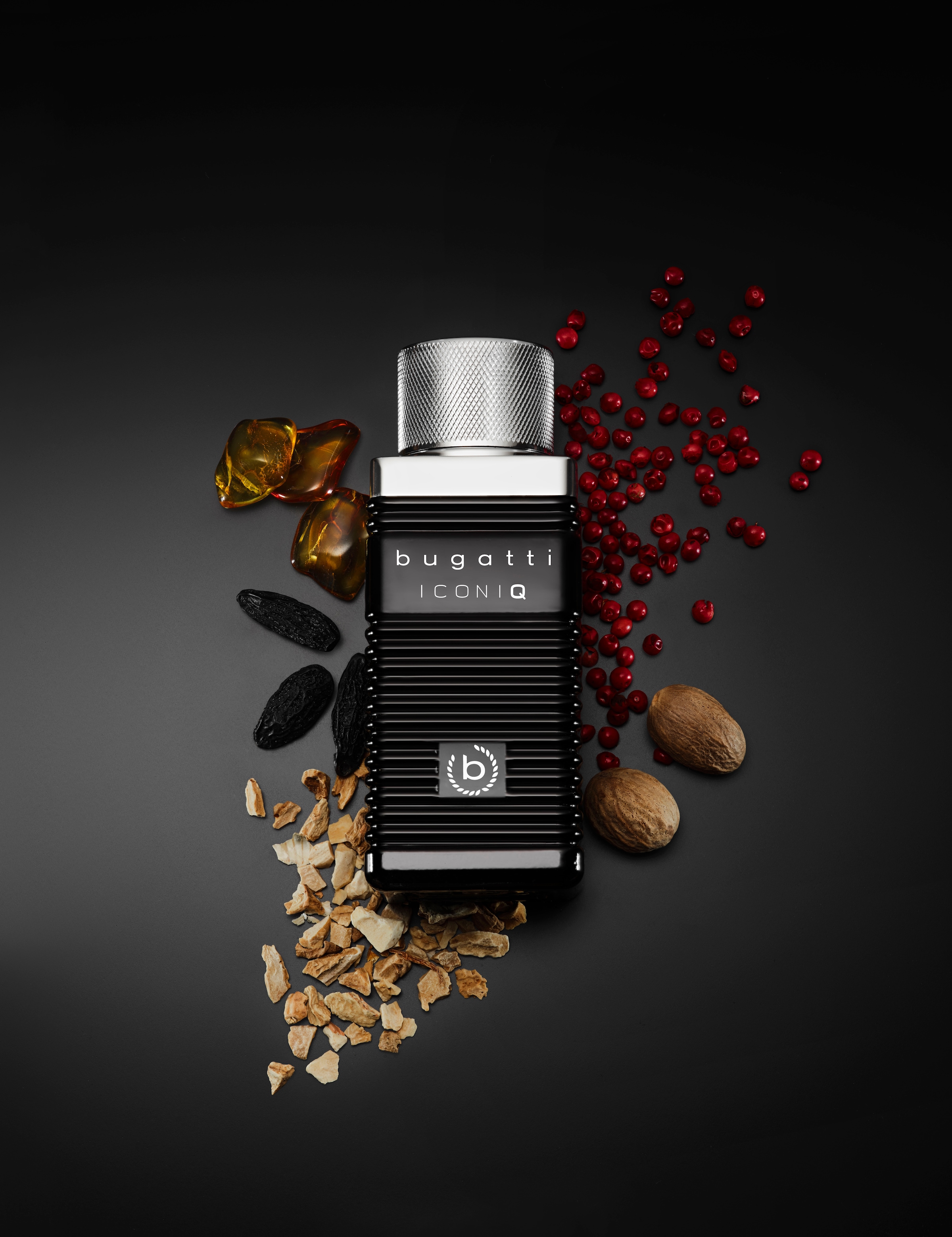 bugatti Eau de Toilette »BUGATTI Iconiq Black EdT 100ml«, Würziger Herrenduft mit Kardamom, Bergamotte und warmen Holznoten.