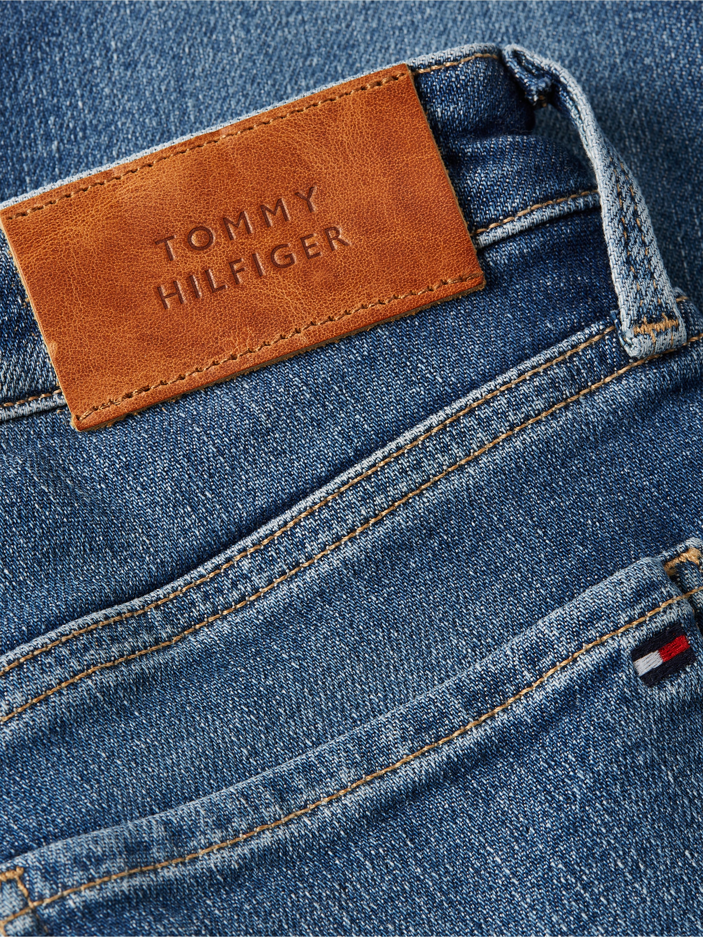 Tommy Hilfiger Skinny-fit-Jeans »COMO SKINNY RW BLACK«, mit Tommy Hilfiger Logo-Badge