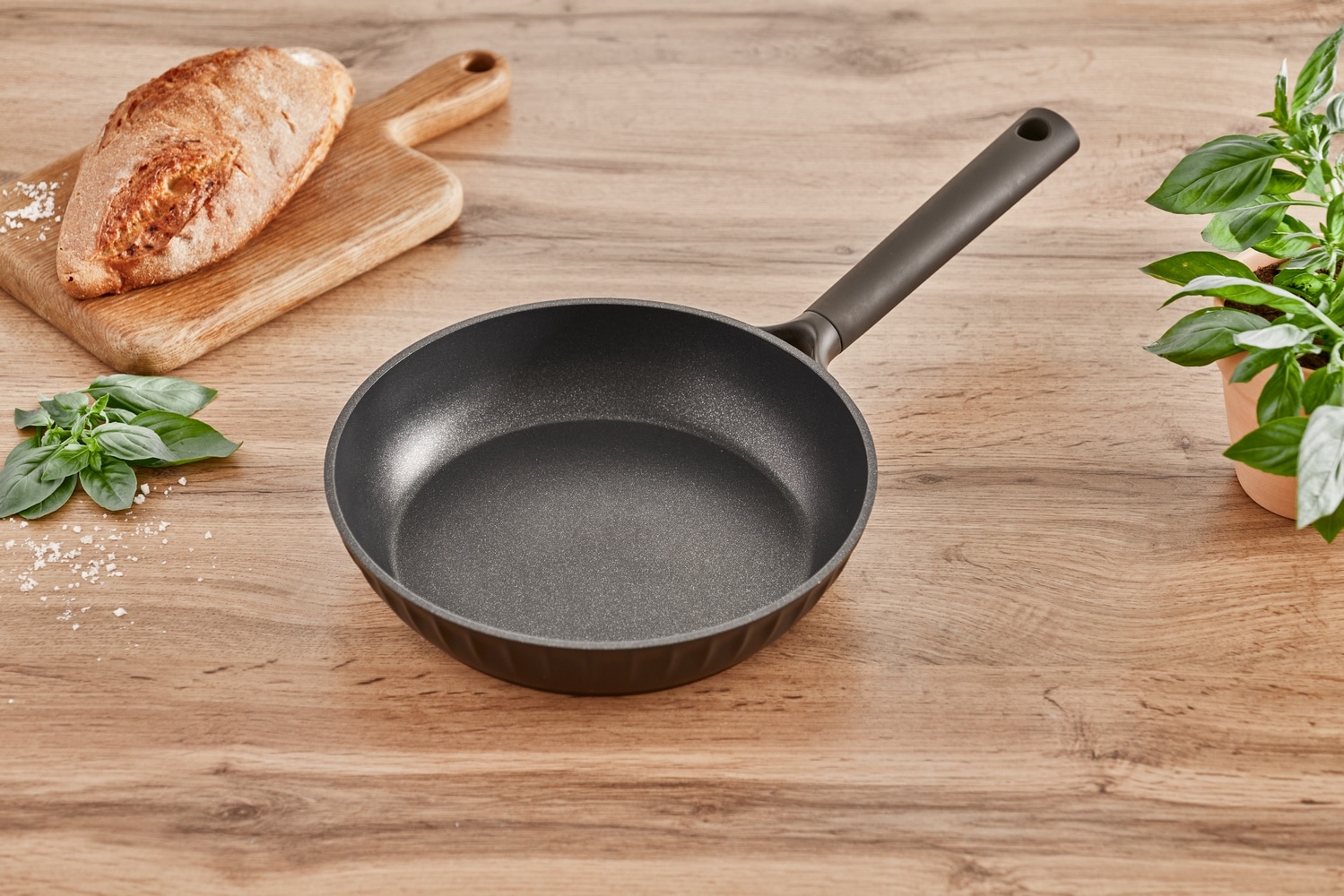 RESTO Kitchenware Bratpfanne »Ascella, antihaftbeschichtet und spülmaschinenfest«, Aluminiumguss, (1 tlg.), Induktion, für alle Herdarten geeignet