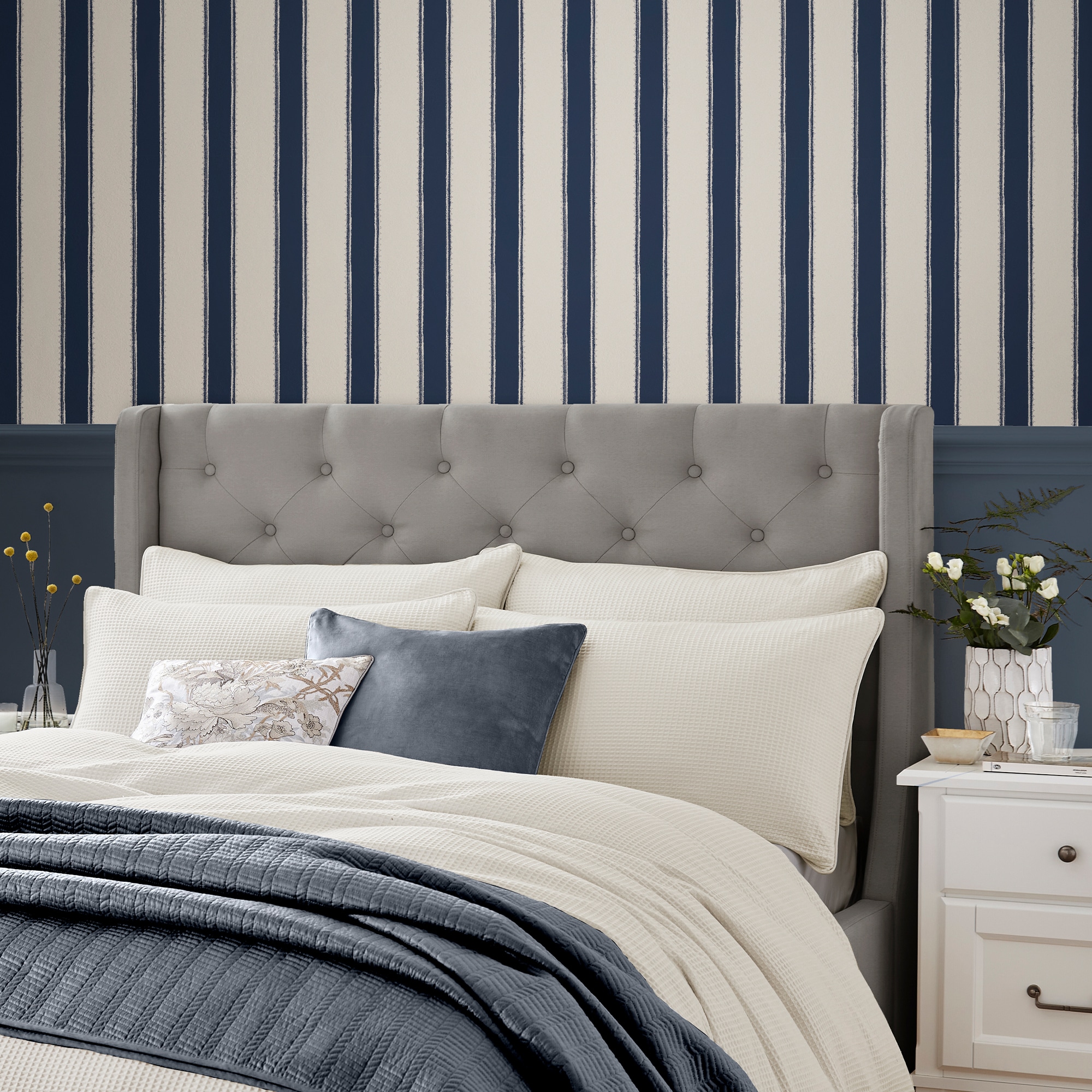 LAURA ASHLEY Vliestapete »Denwick Streifen Midnight Seaspray«, gestreift, 1 günstig online kaufen