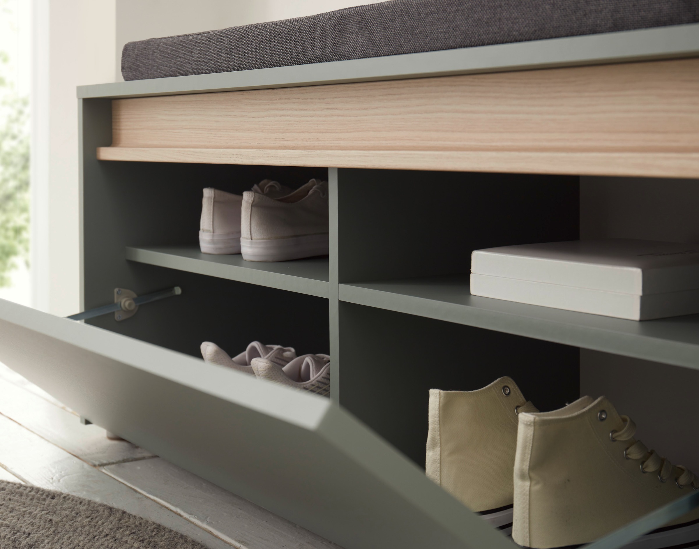 INOSIGN Garderoben-Set »GIRON/CiTY, moderne Garderobe, Komplettset mit viel Stauraum«, (Komplett-Set, 4 St.), enthält Garderobenschränke, Paneel & Schuhbank +Sitzkissen