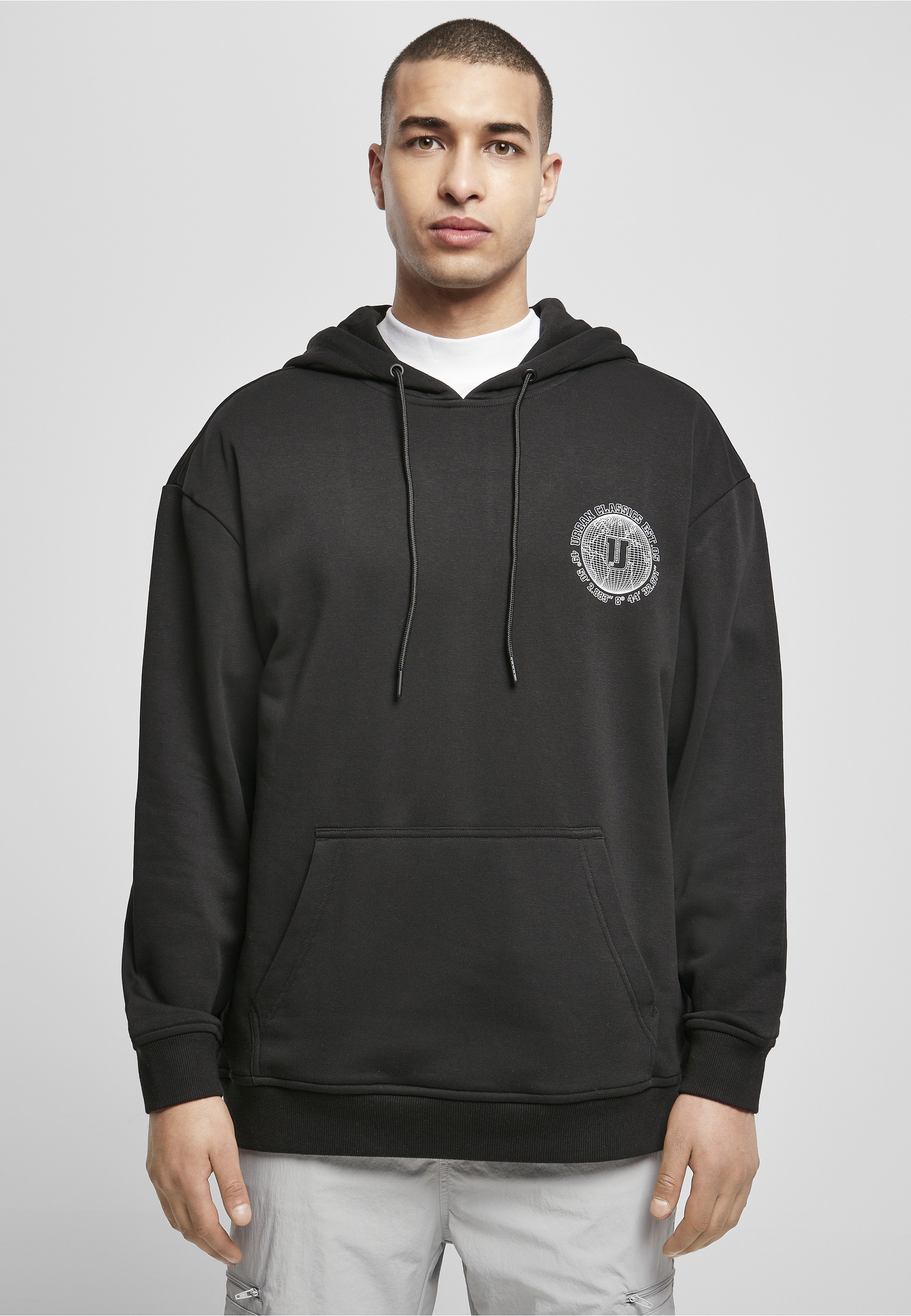 URBAN CLASSICS Rundhalspullover »Urban Classics Herren Globetrotter Hoody« 1 Stk.