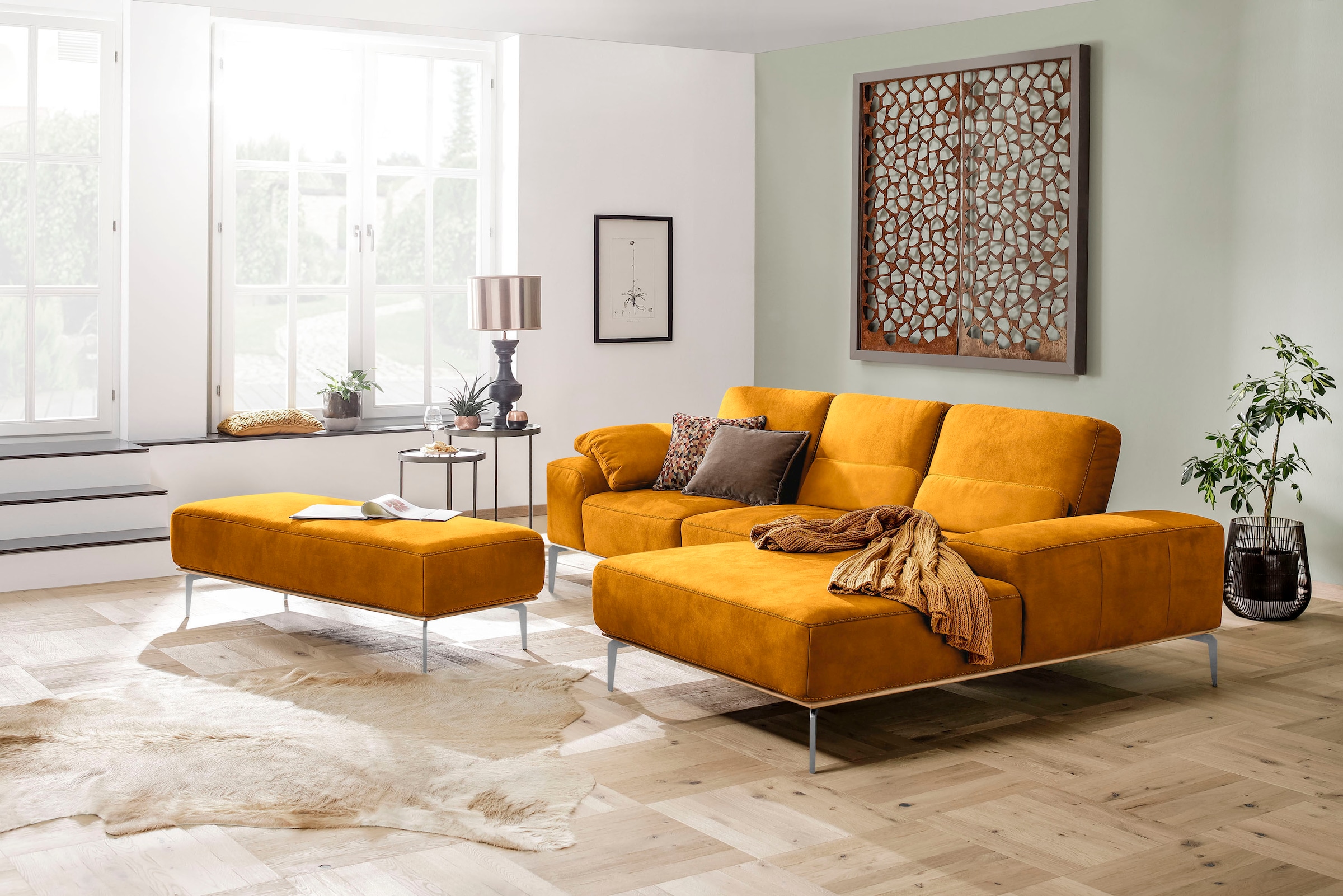 W.SCHILLIG Ecksofa »run, Designsofa mit tollem Sitzkomfort, L-Form«, mit elegantem Holzsockel, Füße in Chrom glänzend, Breite 279 cm