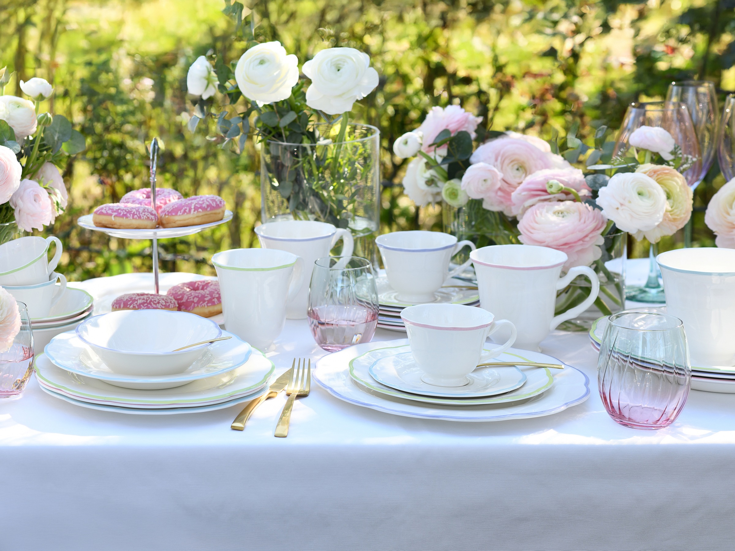 CreaTable Kombiservice »Florine Bunt, Service 16-tlg.« Elegant, Klassische Form, Zart gewellte Ränder