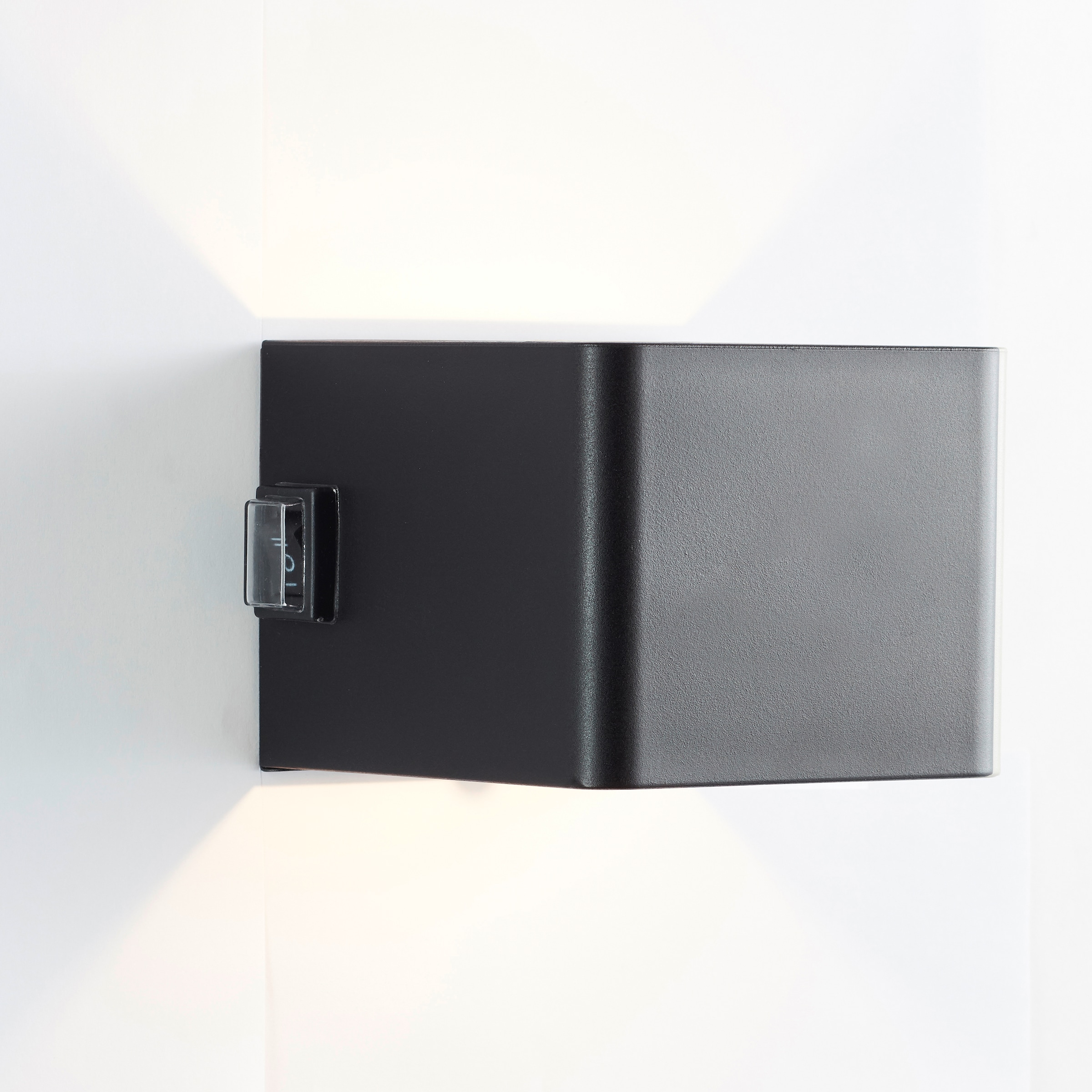 Brilliant Außen-Wandleuchte »Iseo - portable Akkuleuchte inkl. Magnetplatte«, 1 flammig, Leuchtmittel LED-Modul | LED fest integriert, Akku, 300 lm, 3000 K, USB, schwarz, mobile Außenlampe, Wandlampe