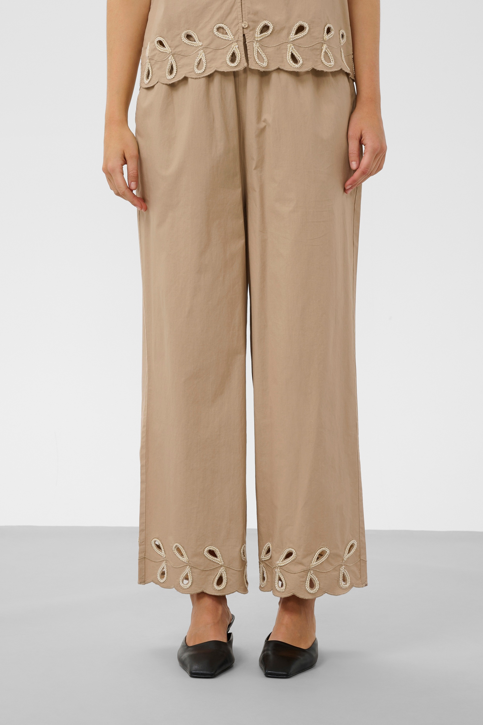 SOAKED IN LUXURY Stoffhose »Casual Hose SLAmara«