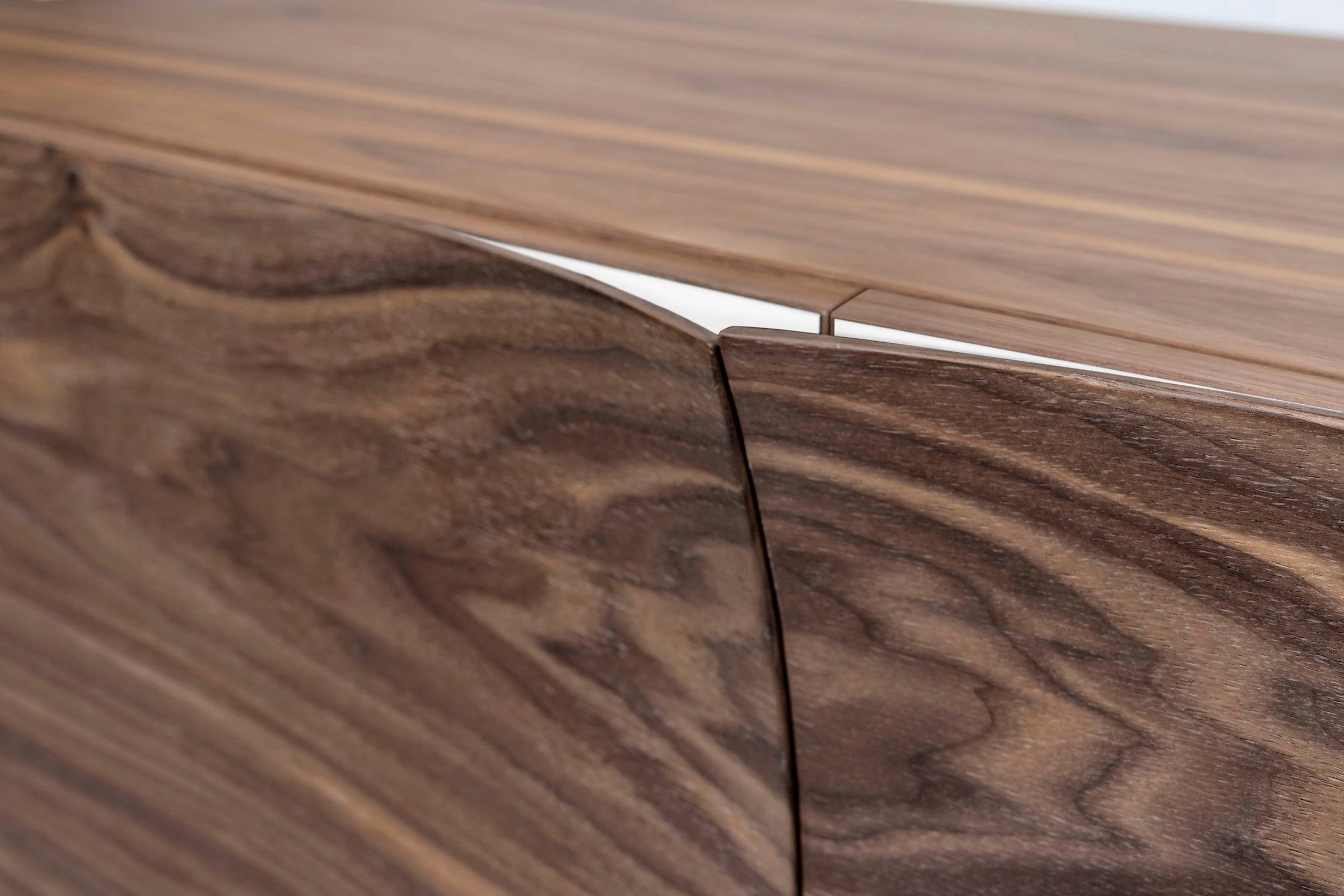 Woodman Sideboard, Kommode mit Holzfurnier aus Nussbaum