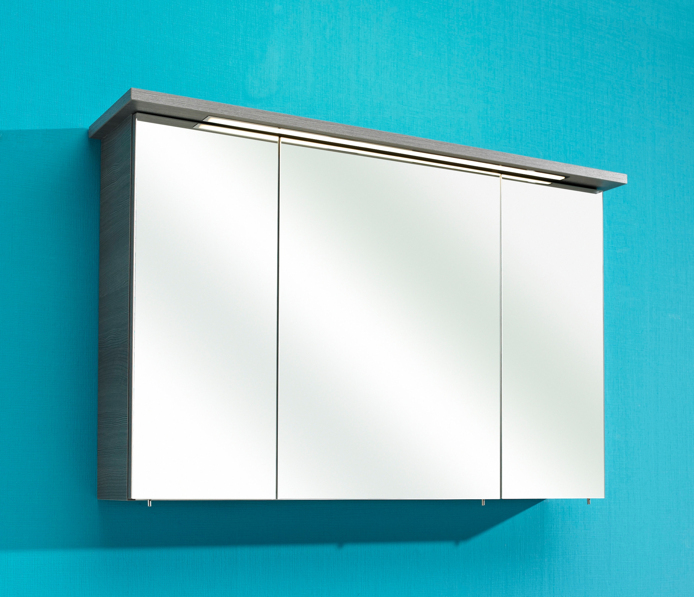 PELIPAL Spiegelschrank »Quickset 328«, Breite 115 cm, 3-türig, eingelassene  LED-Beleuchtung, Steckdosenbox jetzt im %Sale