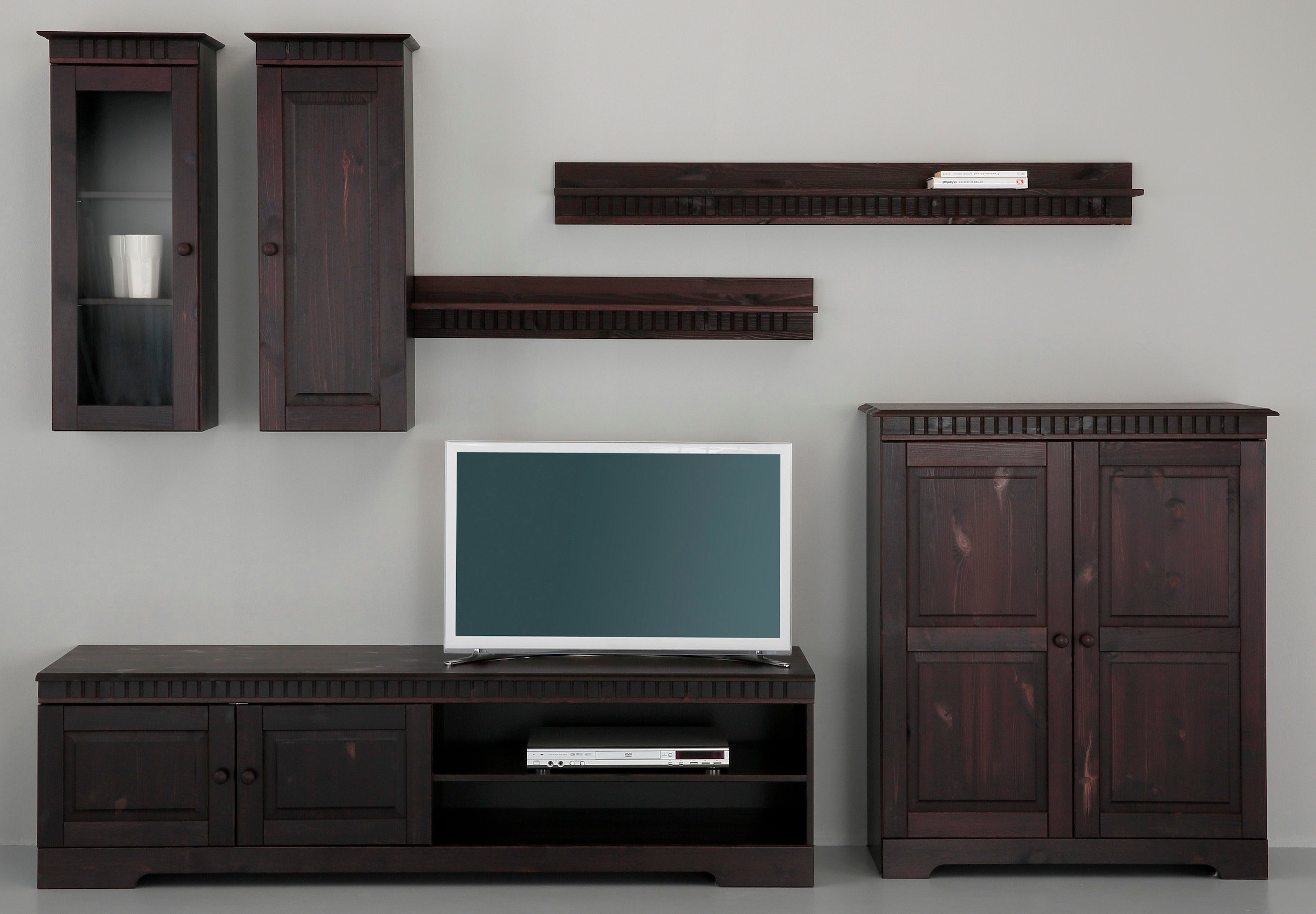 Home affaire Wohnwand, (Set, 4 St.), Set aus: 2 Hängeschränken, Lowboard und Kommode