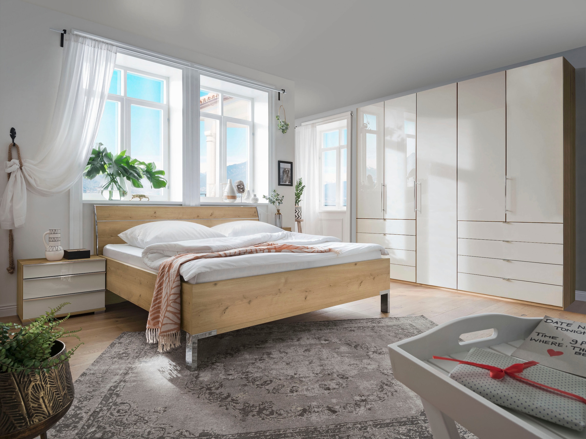 WIEMANN Falttürenschrank »Loft, hochwertige Glasfront, Metallgriffe, viel Stauraum«, (3 Breiten: 200cm/250cm/300cm, Höhe: 236cm), Qualität trifft edles Design, 8 Schubkästen, 6 Türen
