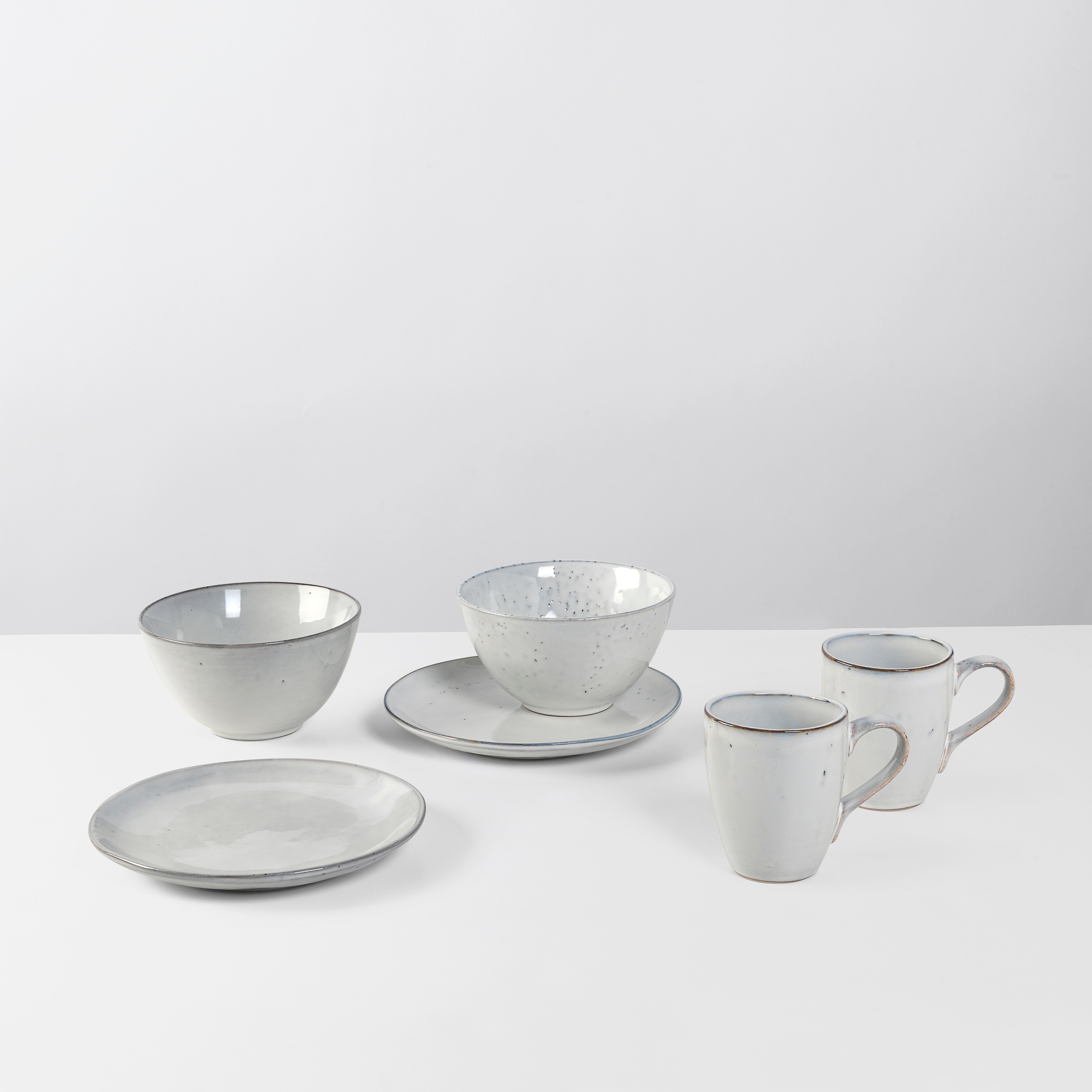 Broste Copenhagen Frühstücks-Geschirrset »Nordic Sand, inklusive 1 Packung Twist Kerzen«, (Set, 7 tlg.), Beliebte Geschirr Sets Exclusiv mit Geschenk