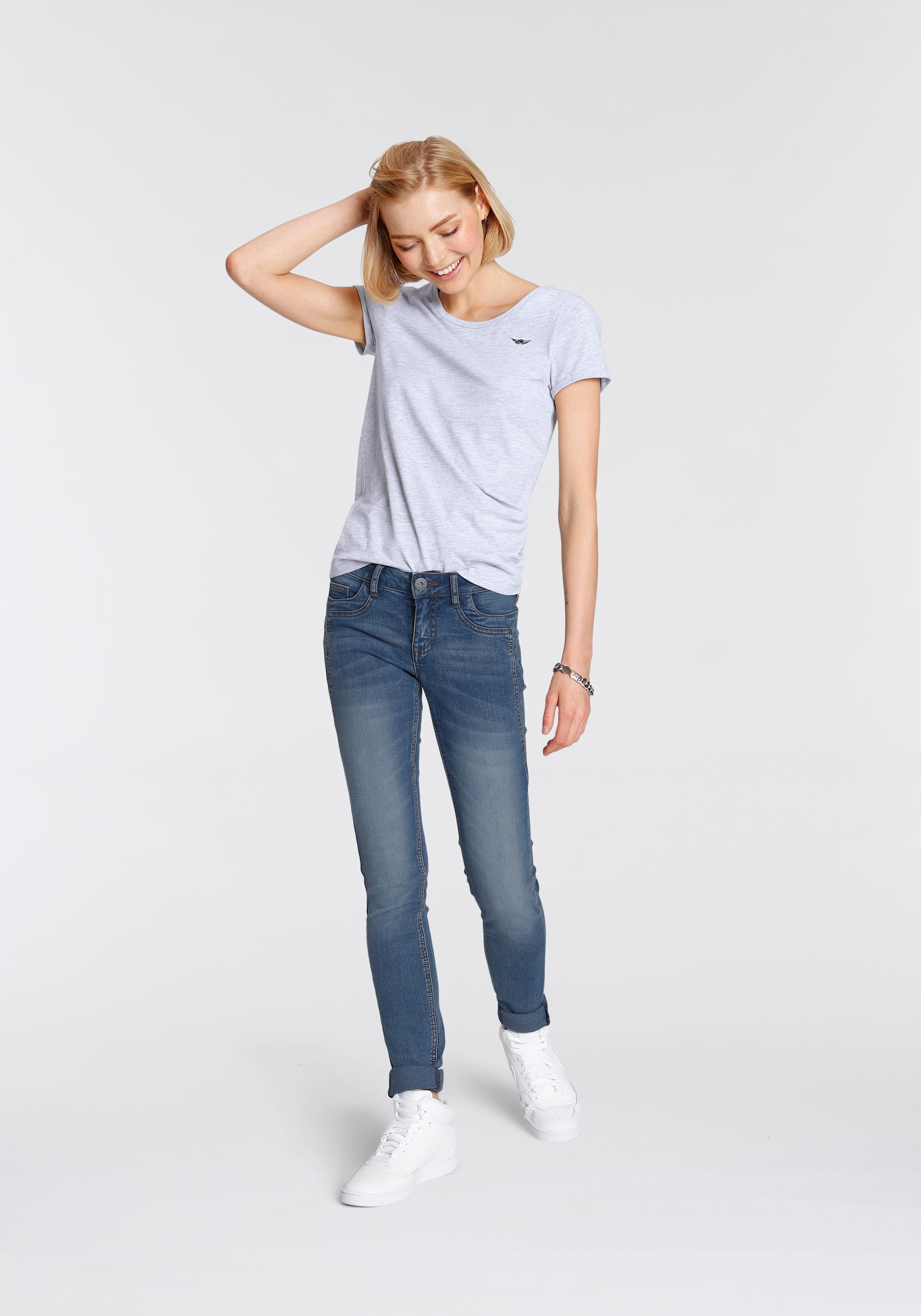 Arizona Skinny-fit-Jeans »mit Keileinsätzen«, extra-enger Beinschnitt, niedrige Leibhöhe