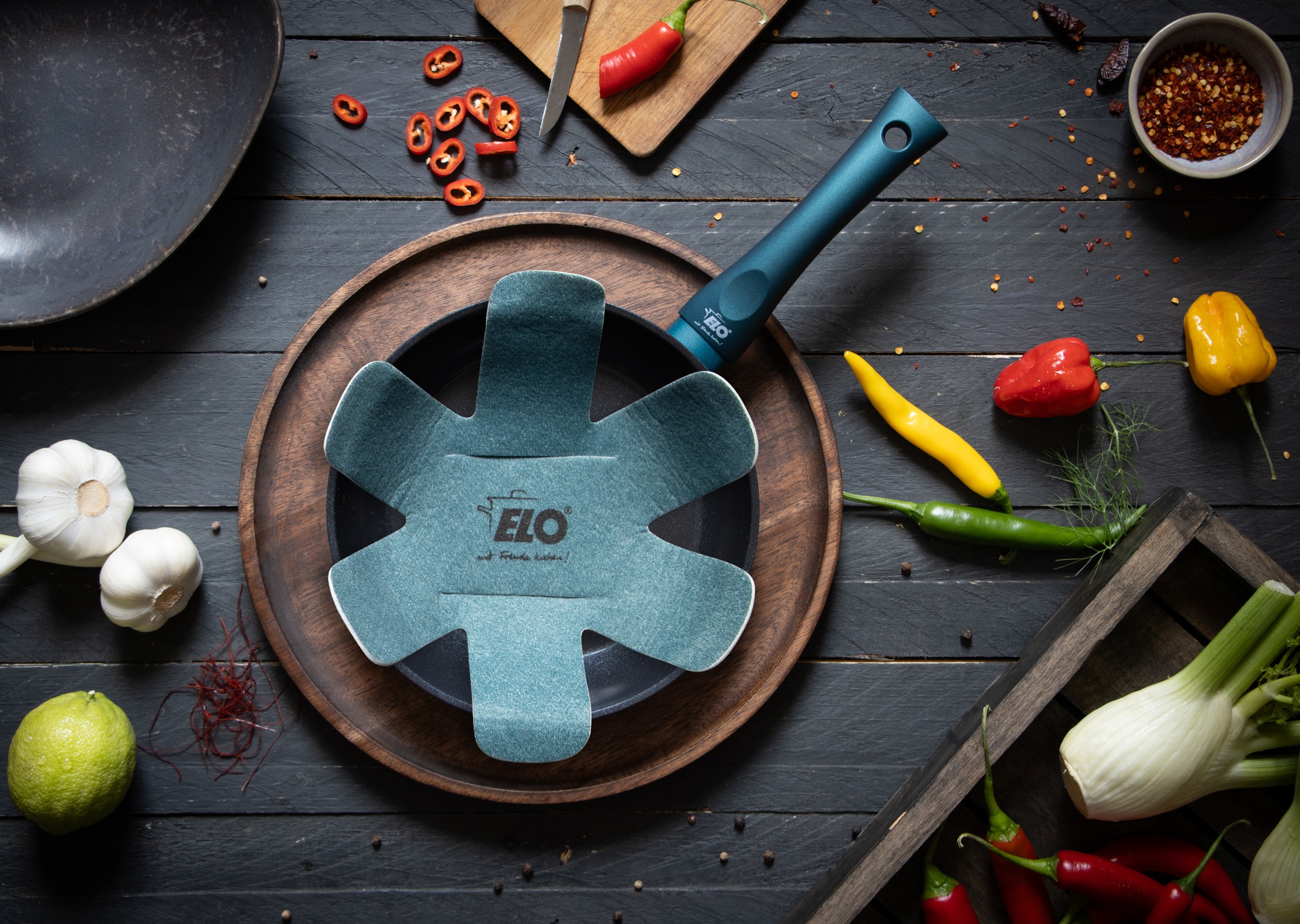 Elo Basic Bratpfanne »Colorio mit farbigem Protektor« Aluminium 1 tlg. türkis mit passendem Pfannenschoner