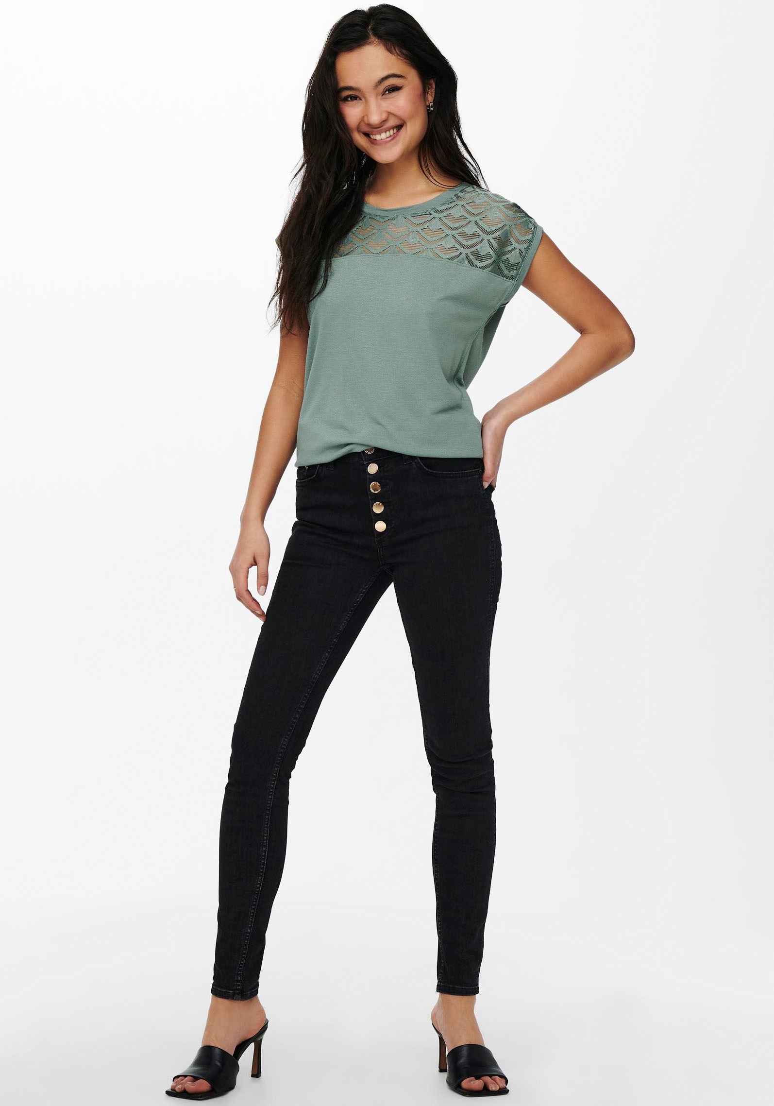 ONLY Spitzenshirt »ONLNICOLE – Spitzendetails für eleganten Auftritt im Alltag« figurbetont, Jersey, Viskose, Rundhals, unifarben