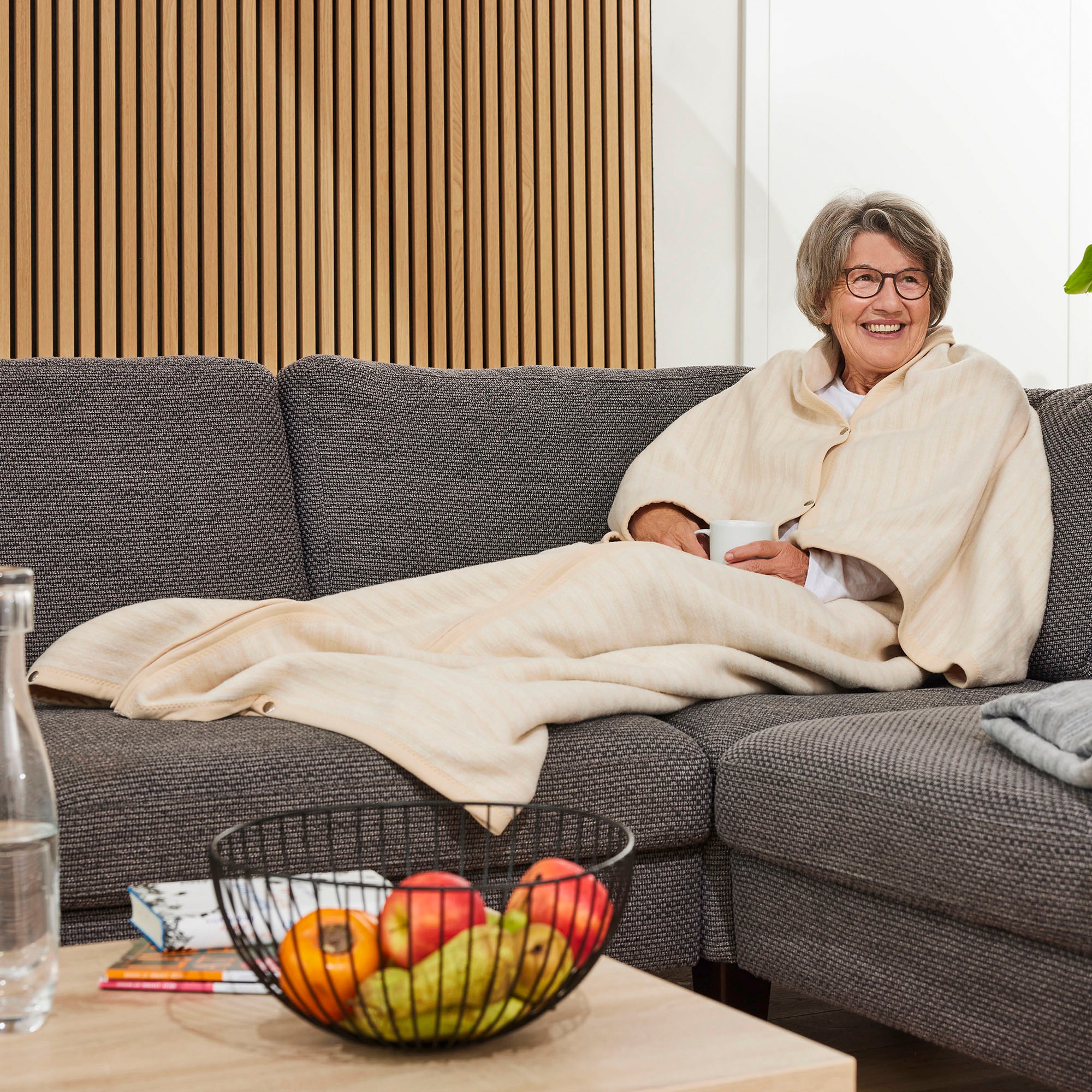 IBENA Wohndecke »Fano«, Wohnmantel mit Druckknöpfen, Kuscheldecke