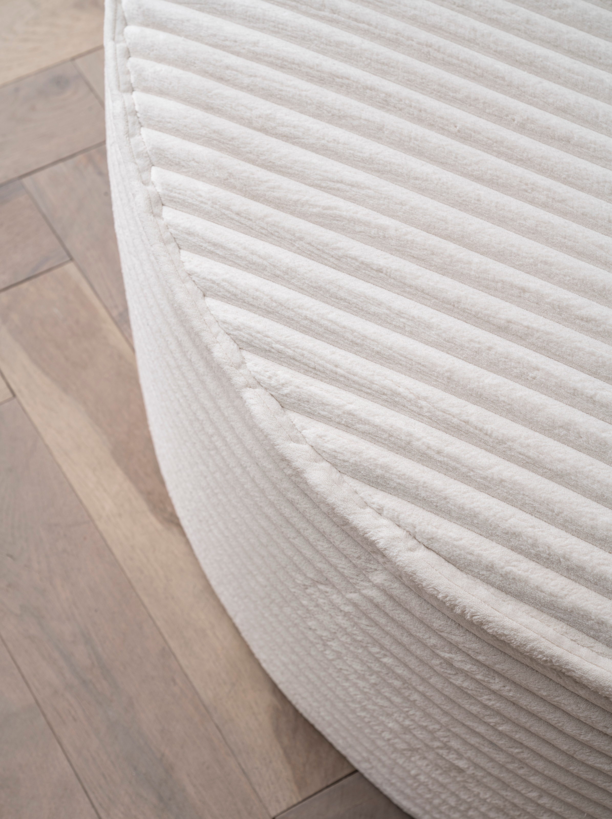 LeGer Home by Lena Gercke XXL-Sessel »ISALIE, Rundsessel mit Hocker, Lesesessel, Loveseat, Big-Sessel«, (Set), trendige Stoffe, mit 3 Zierkissen, große Sitzfläche