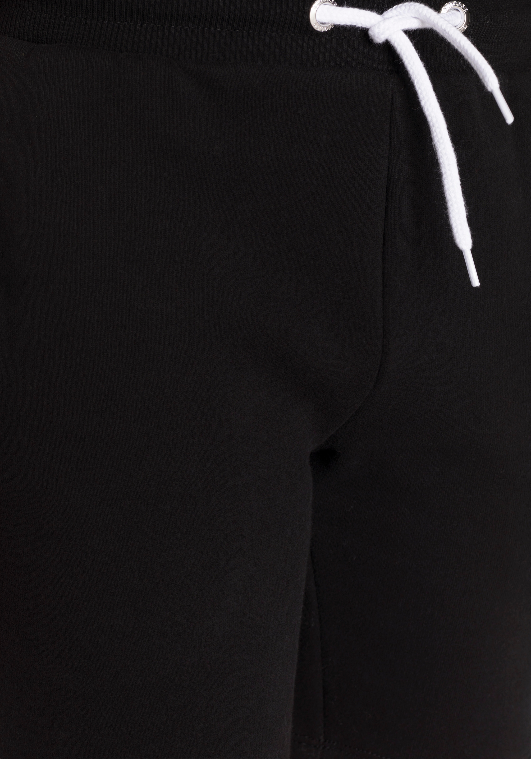 Ellesse Sweatshorts »TOYLE«  mit Eingrifftaschen, kurzer Schnitt