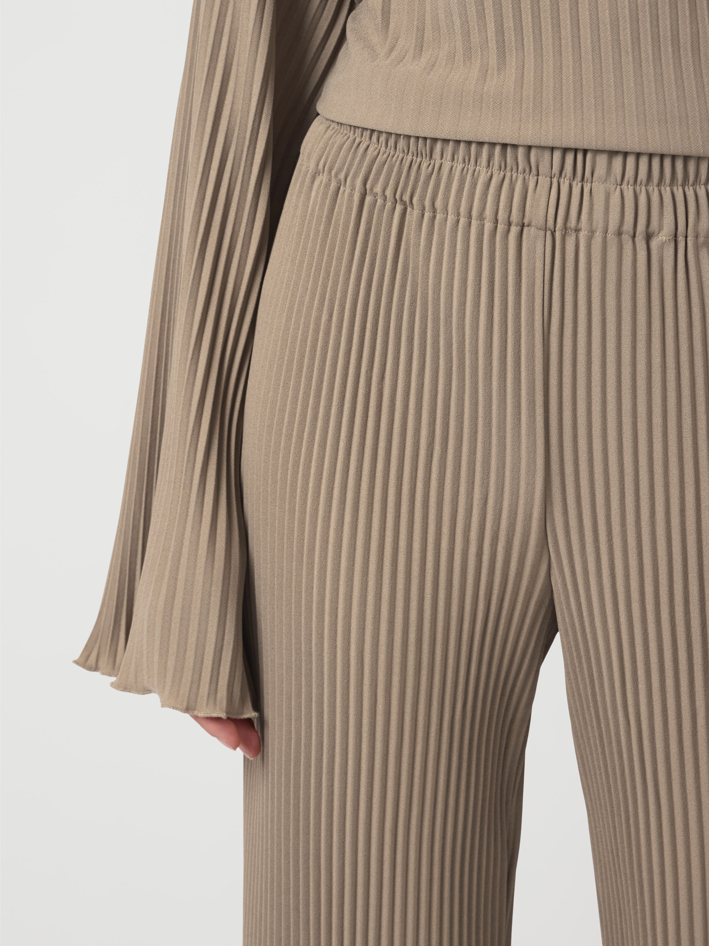 Y.A.S Schlupfhose »YASALISA HW PANT S. NOOS«  Sommerhose, mit Plisseefalten