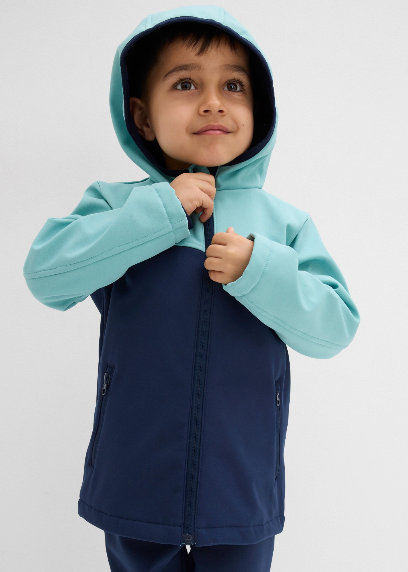 bonprix Softshelljacke mit Thermo-Ausstattung, für Jungen, aus Polyester und Elasthan