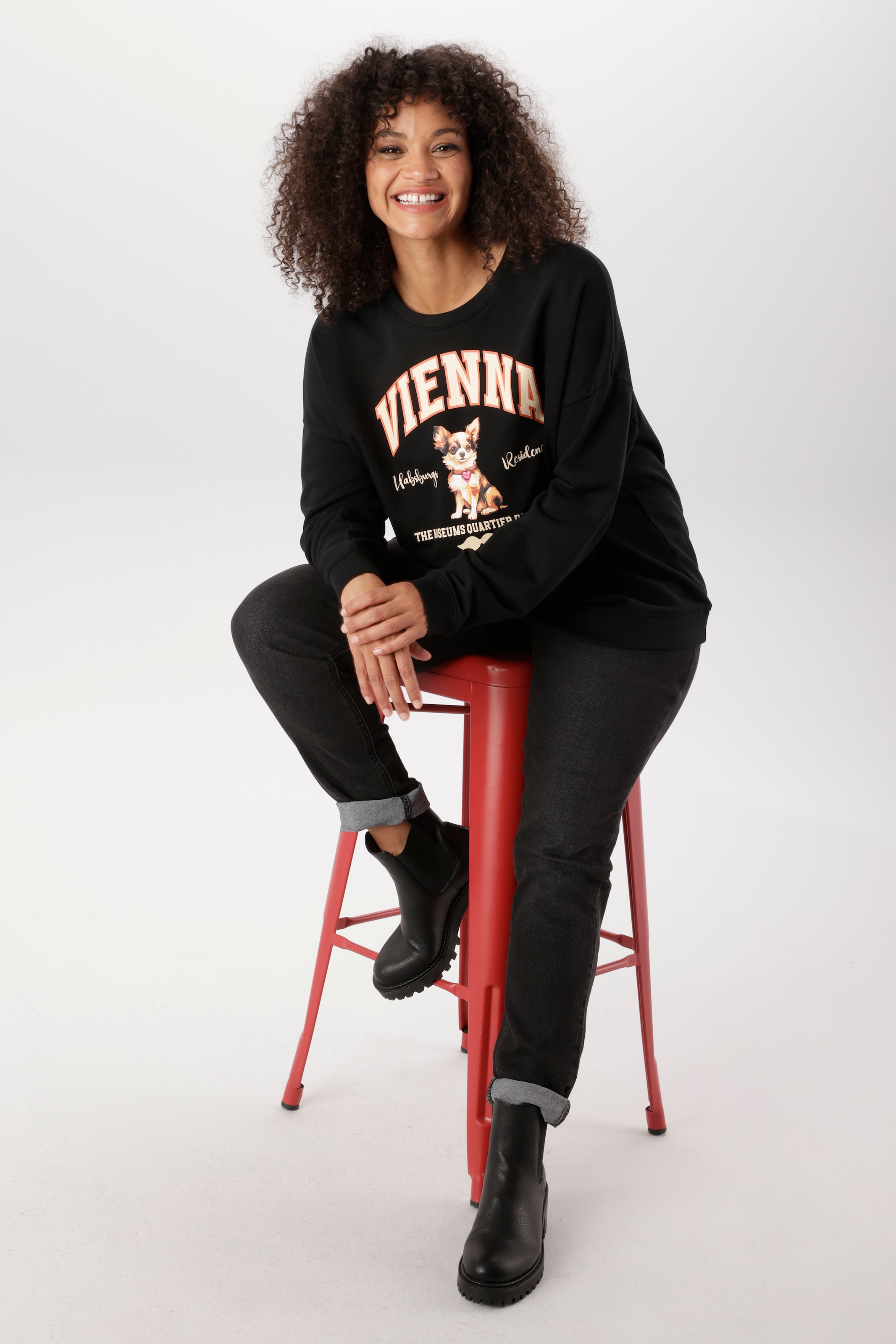 Aniston PLUS Sweatshirt , mit süßer Applikation - NEUE KOLLEKTION
