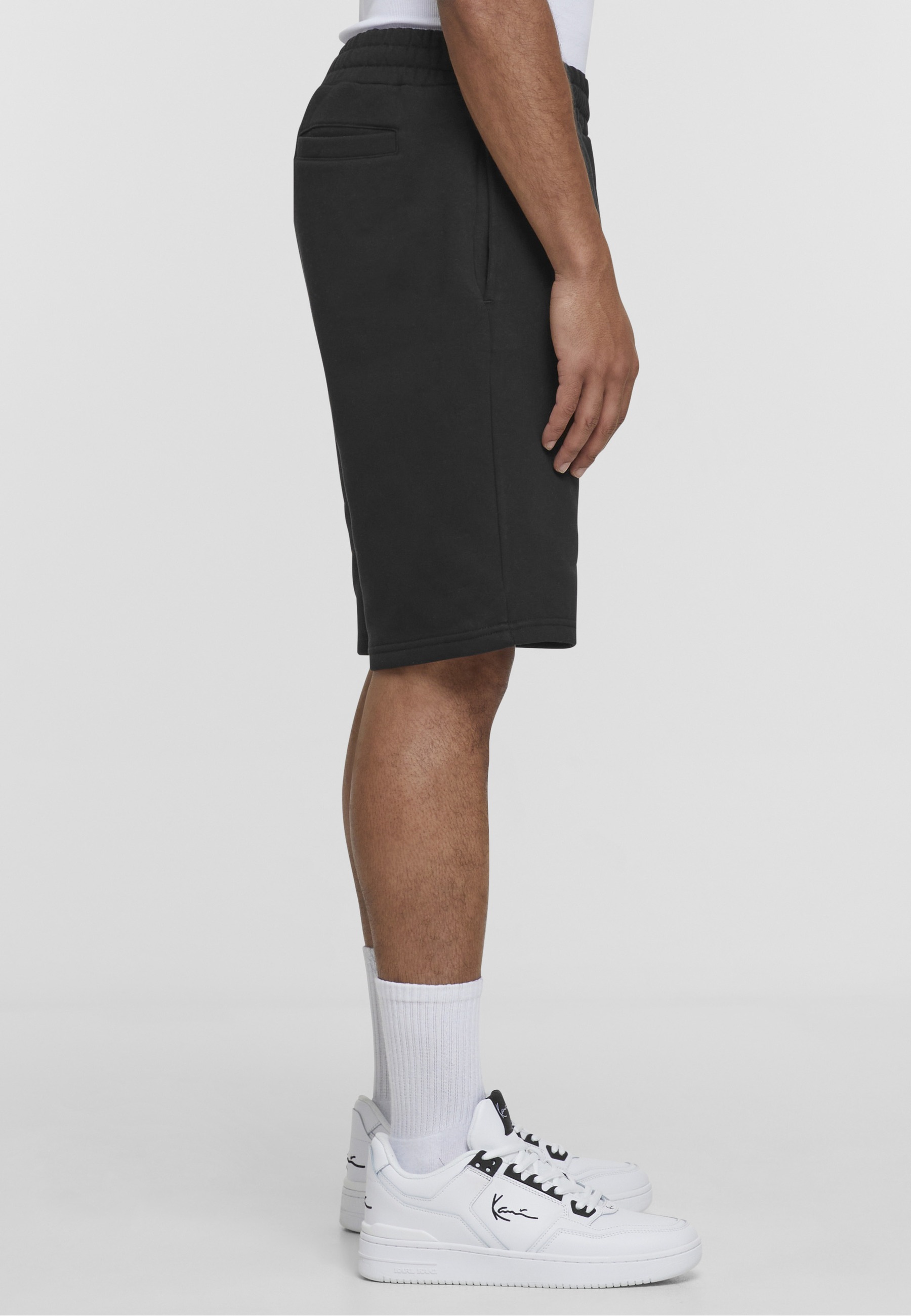 Karl Kani Stoffhose »Karl Kani Herren KKMQ22003BLK SIGNATURE SHORTS BLK«