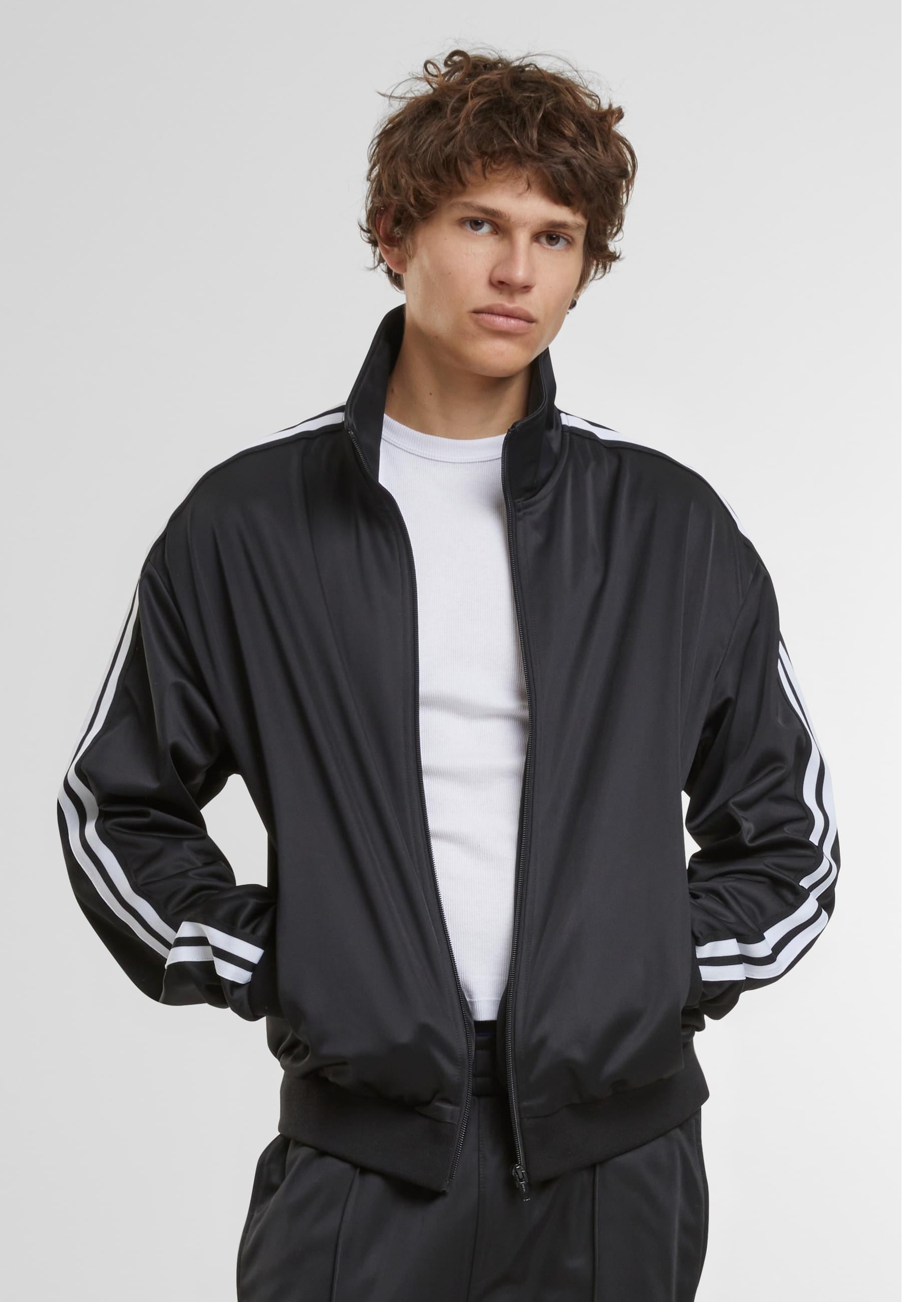 URBAN CLASSICS Trainingsjacke »Urban Classics Retro Tricot Track Jacket« 1 Stk. tlg. ohne Kapuze