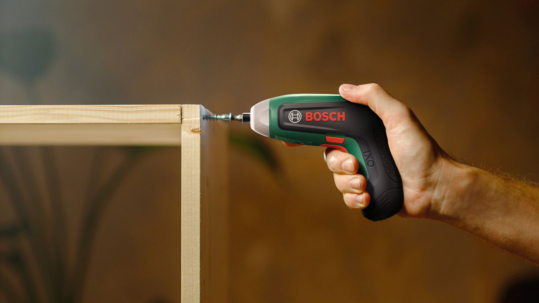 Bosch Home & Garden Akku-Schrauber »IXO 8 Basic, 1 x Akku BA 4V 2.0Ah, Aufbewahrungsbox« Inkl. Akku
