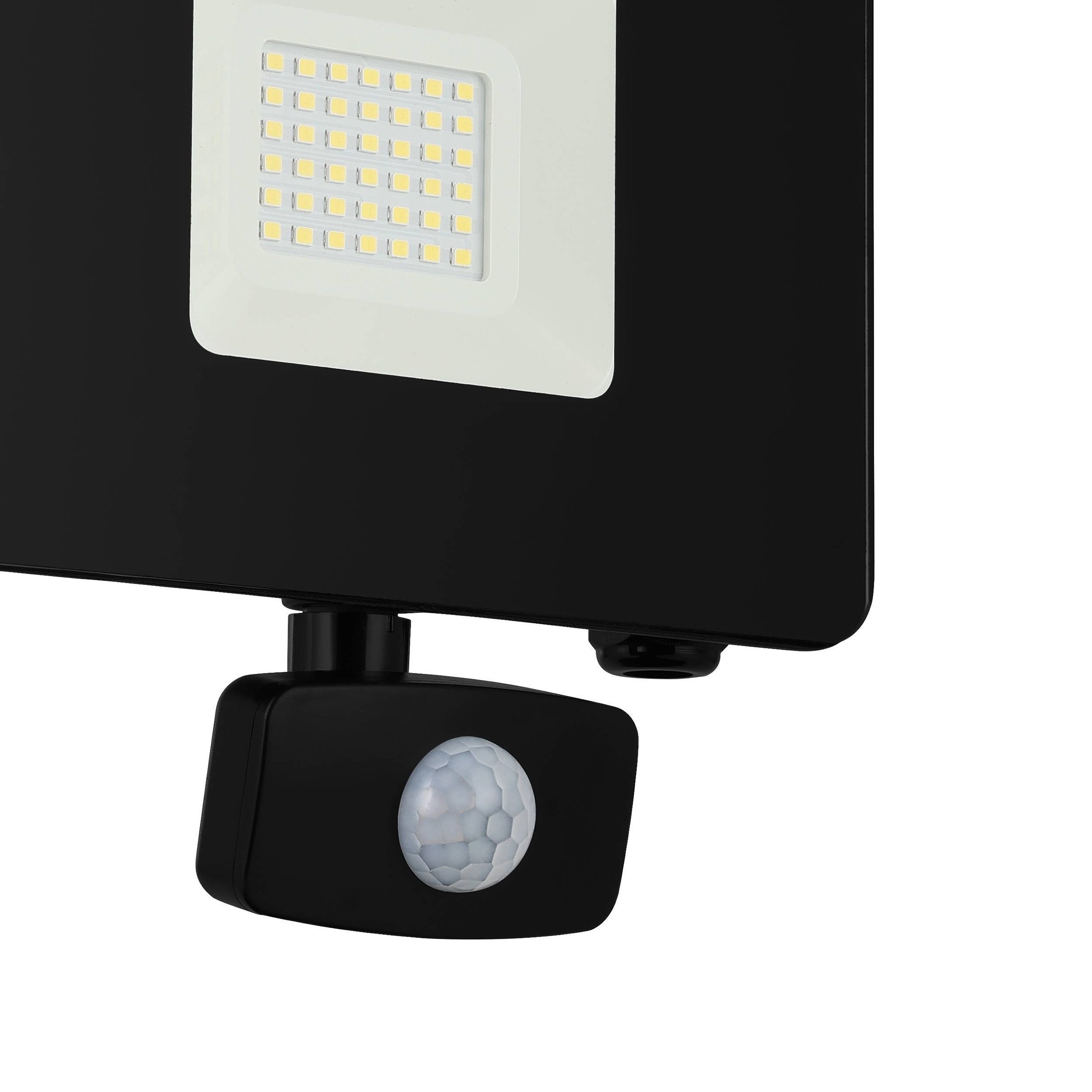 EGLO Wandleuchte »Faedo 3, Außen-Strahler, Außenleuchte, Wandstrahler, IP44, Lampe« LED-Modul 1 Stk. Kaltweiß Wand-/Deckenleuchte - L17,5 x H19 x AL5 cm - schwarz - 31W inkl.