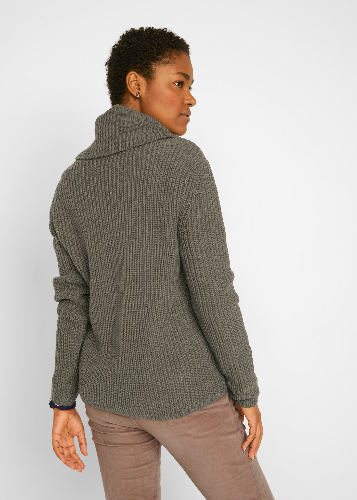 bonprix Strickpullover in Grobstrickoptik und mit weitem Rollkragen