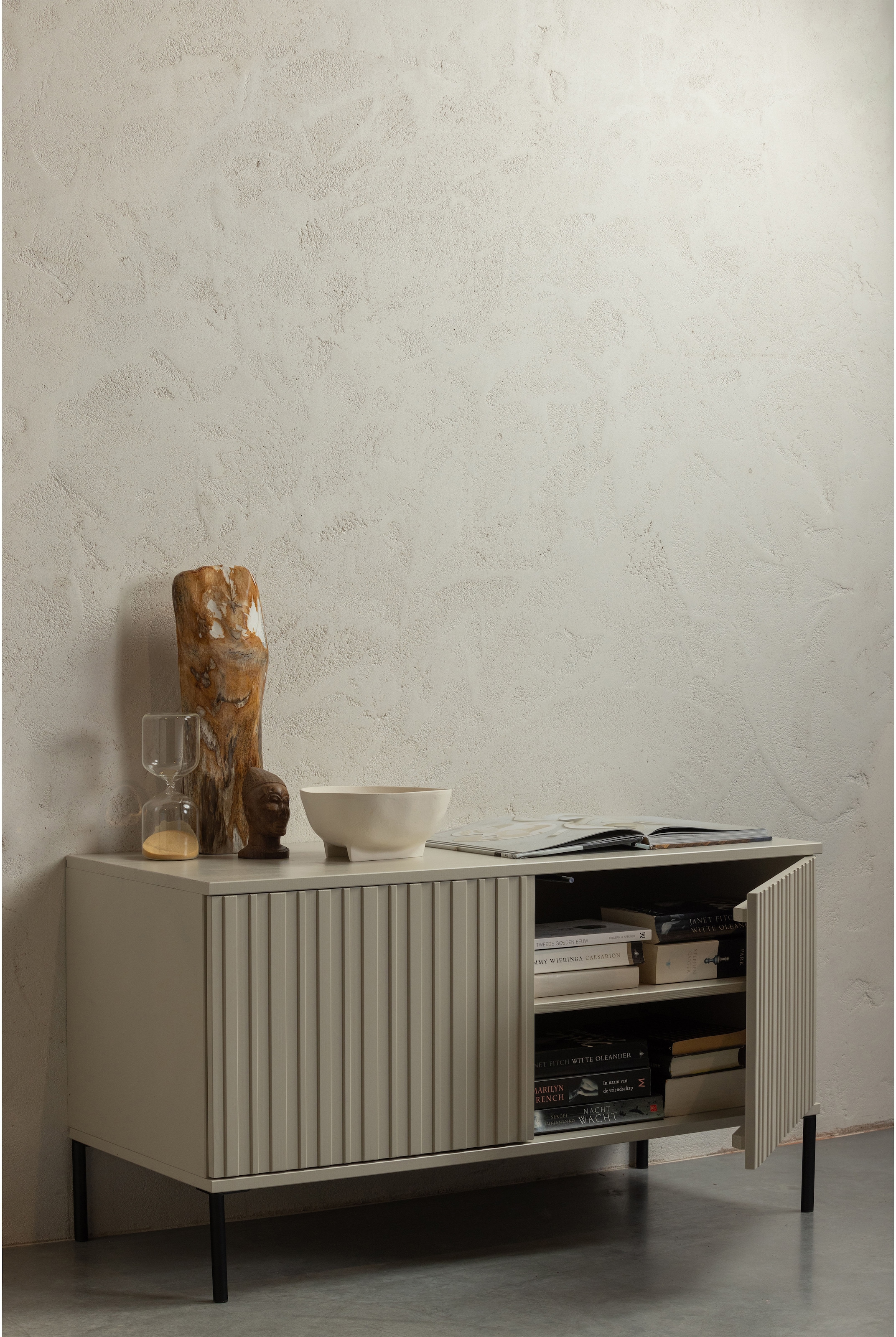 WOOOD Sideboard »New Gravure FSC® Mix holz mit Druckmechanismus H 56 x B 150 x T 44 cm« Das Gravure New TV-Möbel von WOOOD mit Stil, Stauraum und Push-to-Open