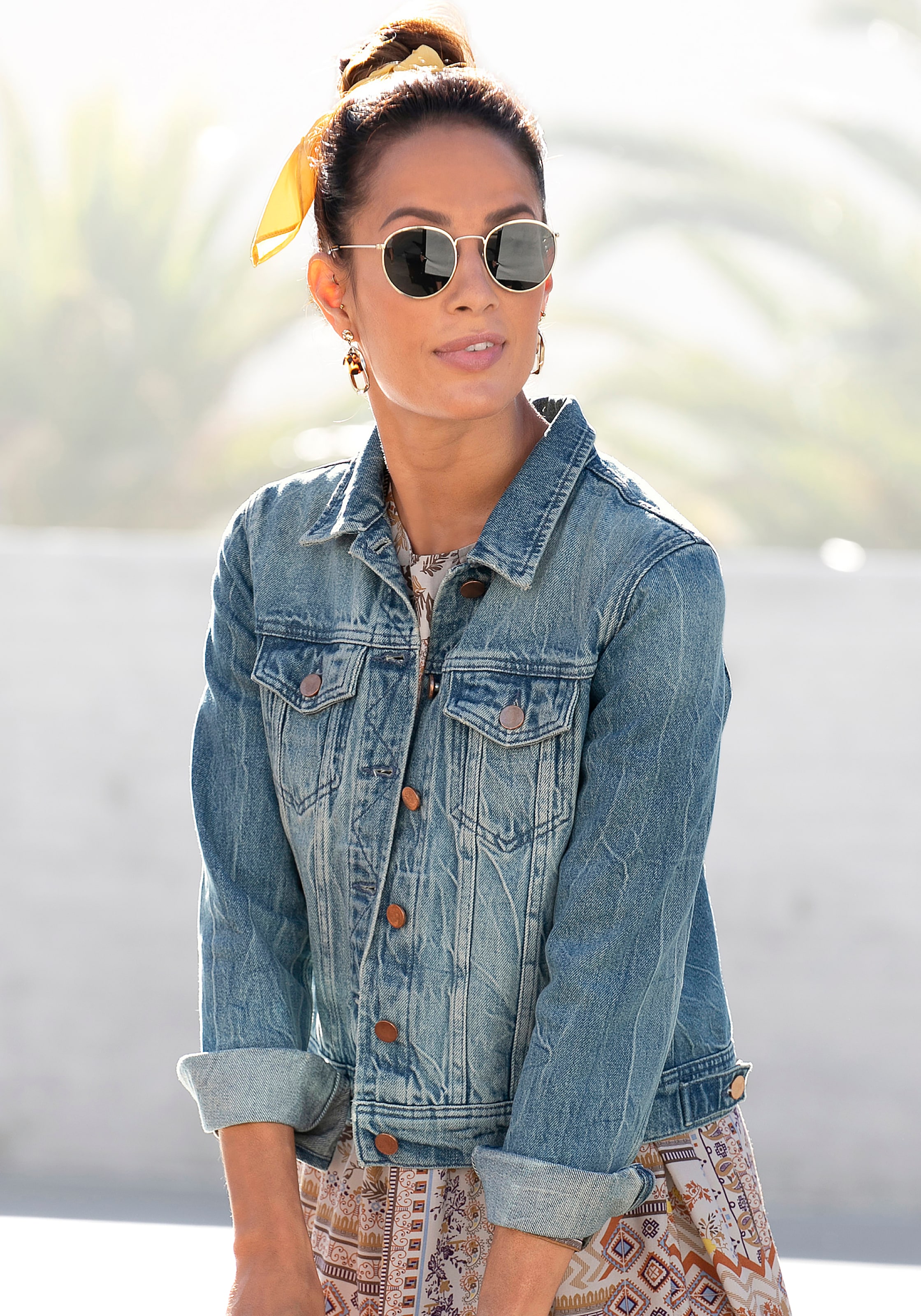 LASCANA Jeansjacke mit zwei Pattentaschen, Denimjacke aus Baumwolle, Sommerjacke