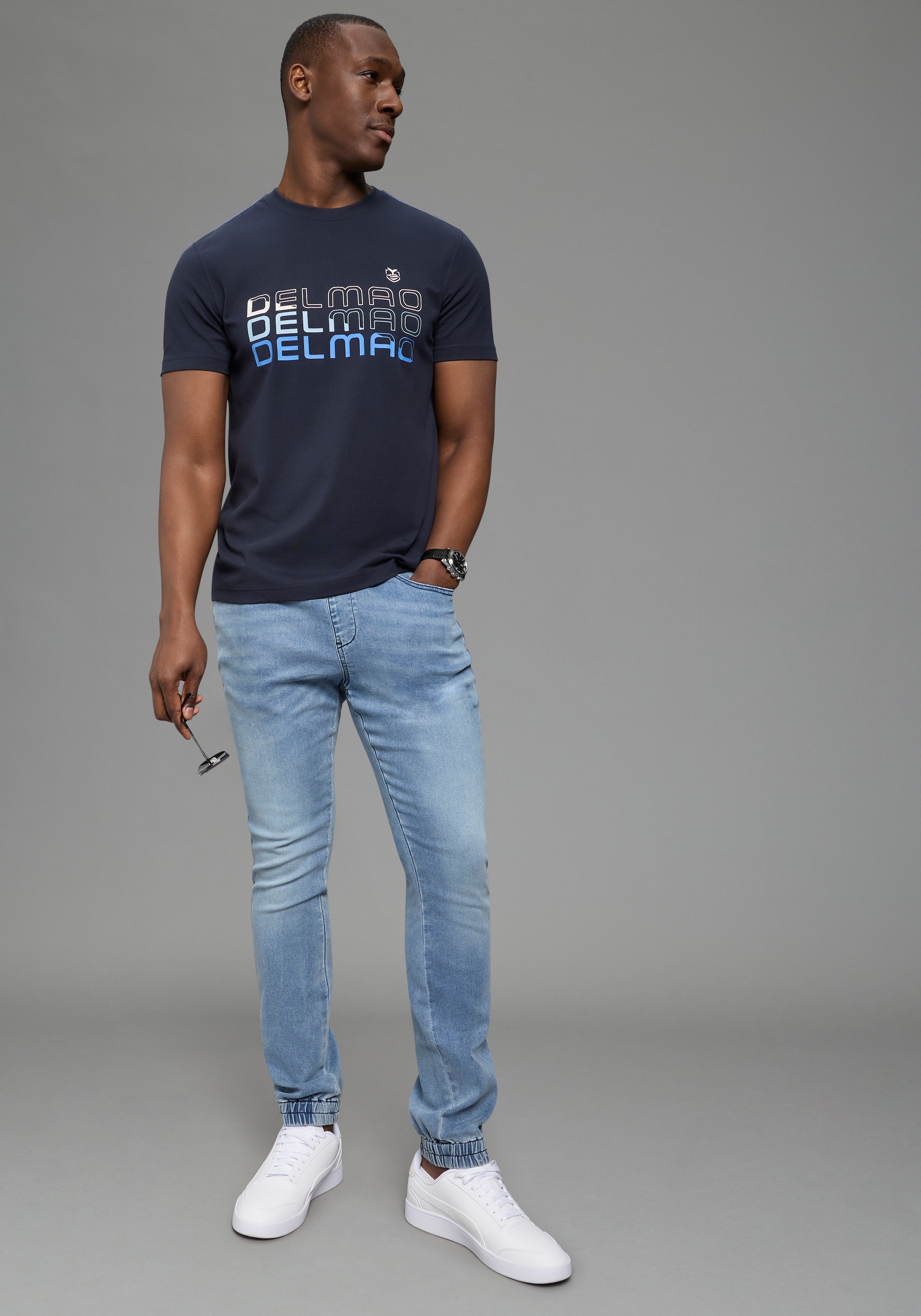 DELMAO Rundhalsshirt »Neue Kollektion!« casual Stil, kurzarm, normale Passform, mit Rundhalsausschnitt