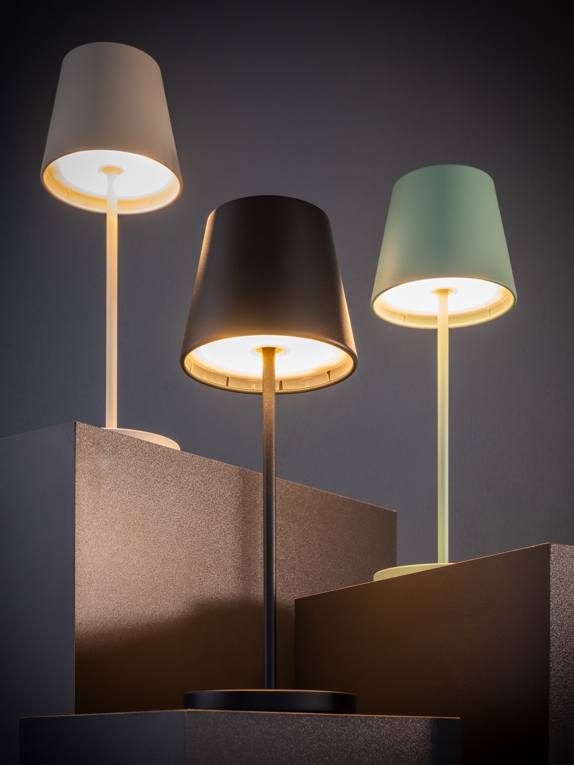 APS LED Tischleuchte »"MERLE" Kabellose USB-C Tischleuchte«, 1 flammig, Leuchtmittel LED-Modul | LED fest integriert, Spritzwasssergeschützt IP 54, inkl. Dockinstation und Fernbedienung