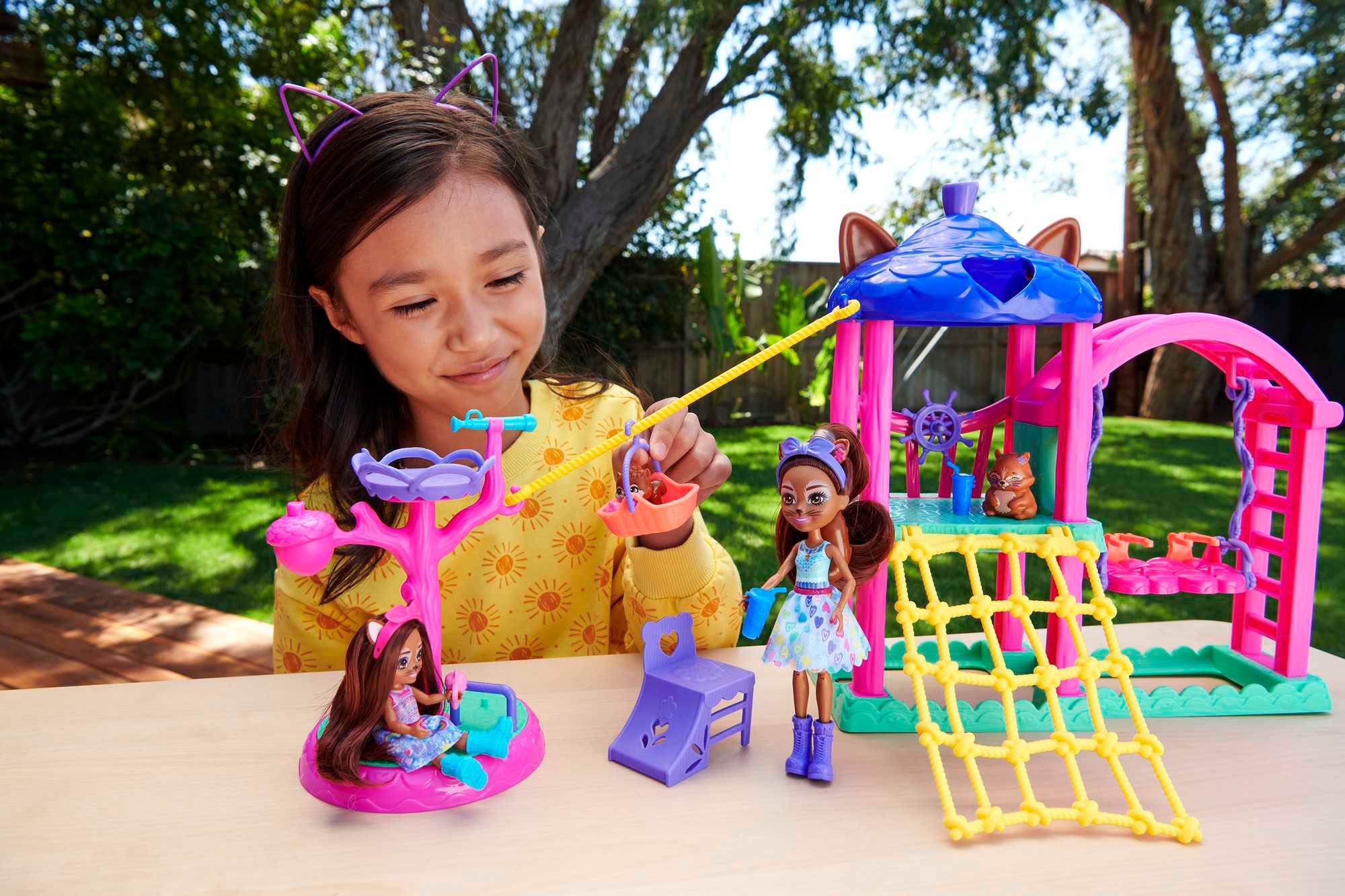 Enchantimals Spielwelt »Spielplatz Set«, mit 2 Puppen, Tierfreunden und Zubehör