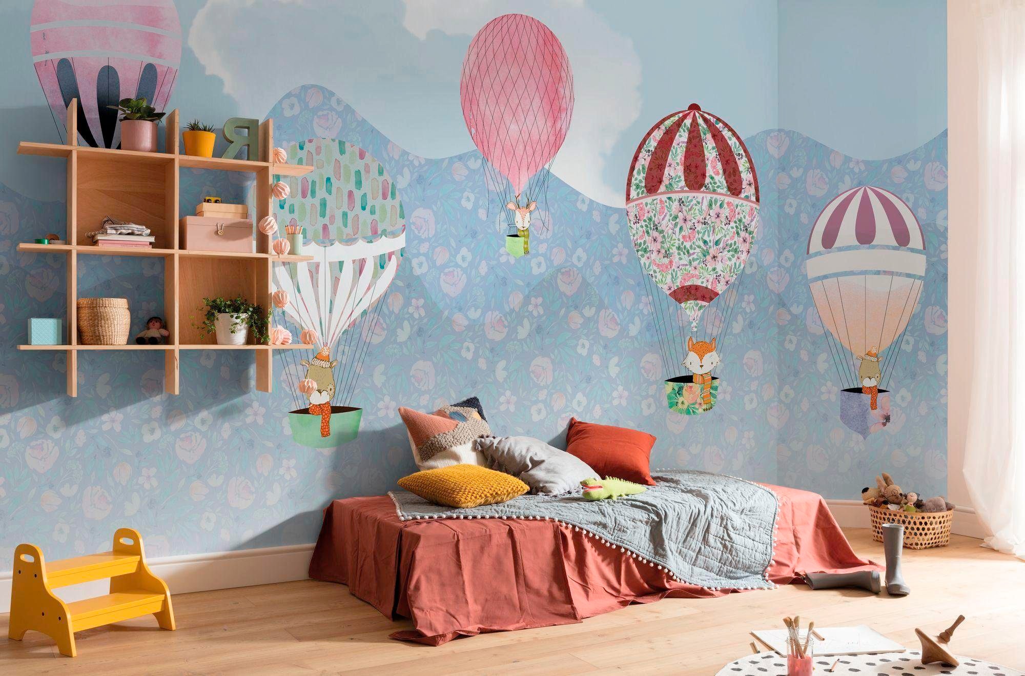 Komar Vliestapete »Digitaldruck Vlies - Happy Balloon - Größe 500 x 250 cm«, bedruckt, Wohnzimmer, Schlafzimmer