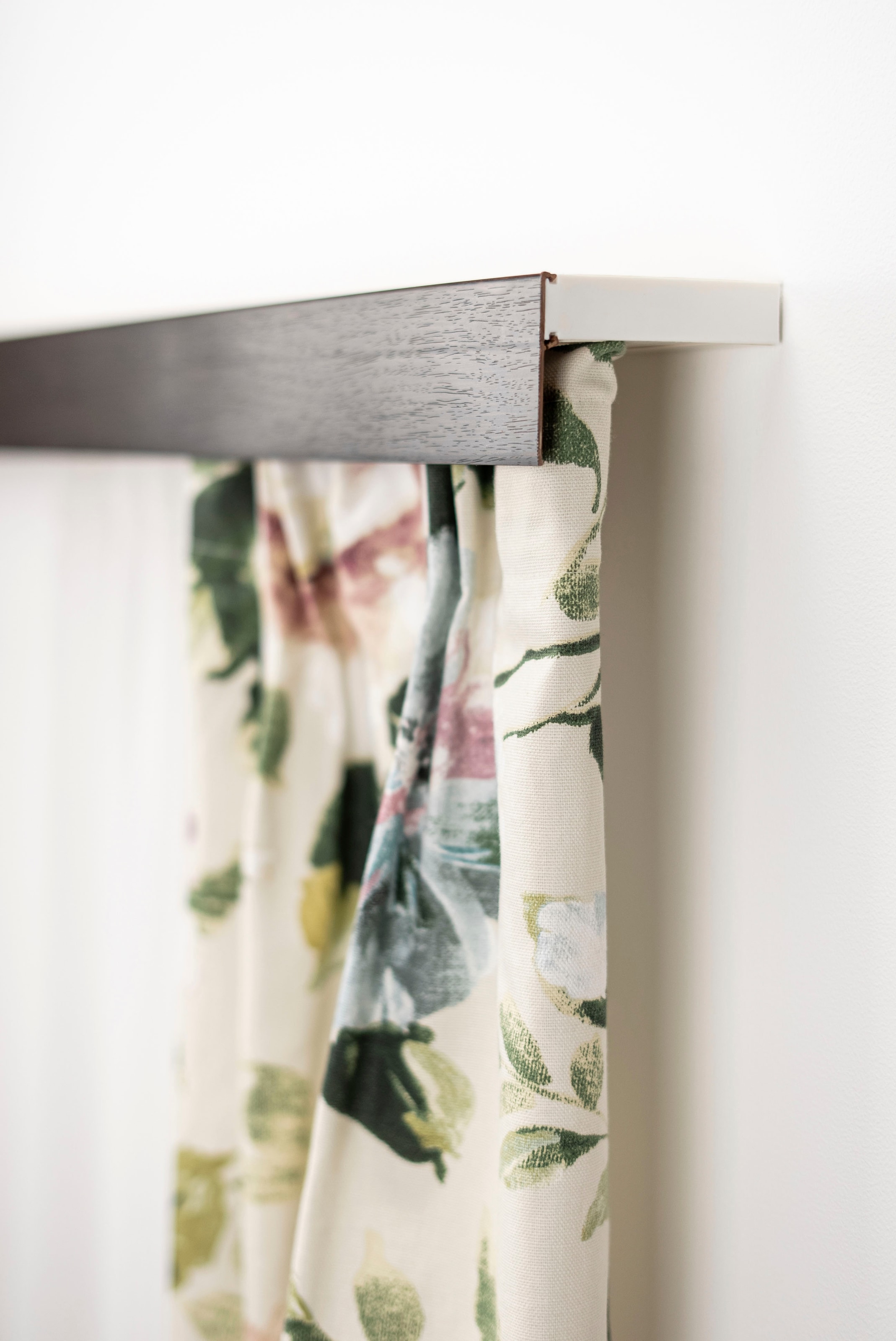 GARESA Gardinenschiene »Kunststoffschiene mit Blende« 3 läufig-läufig Wunschmaßlänge Deckenmontage, verlängerbar, einfache Montage, schlicht...