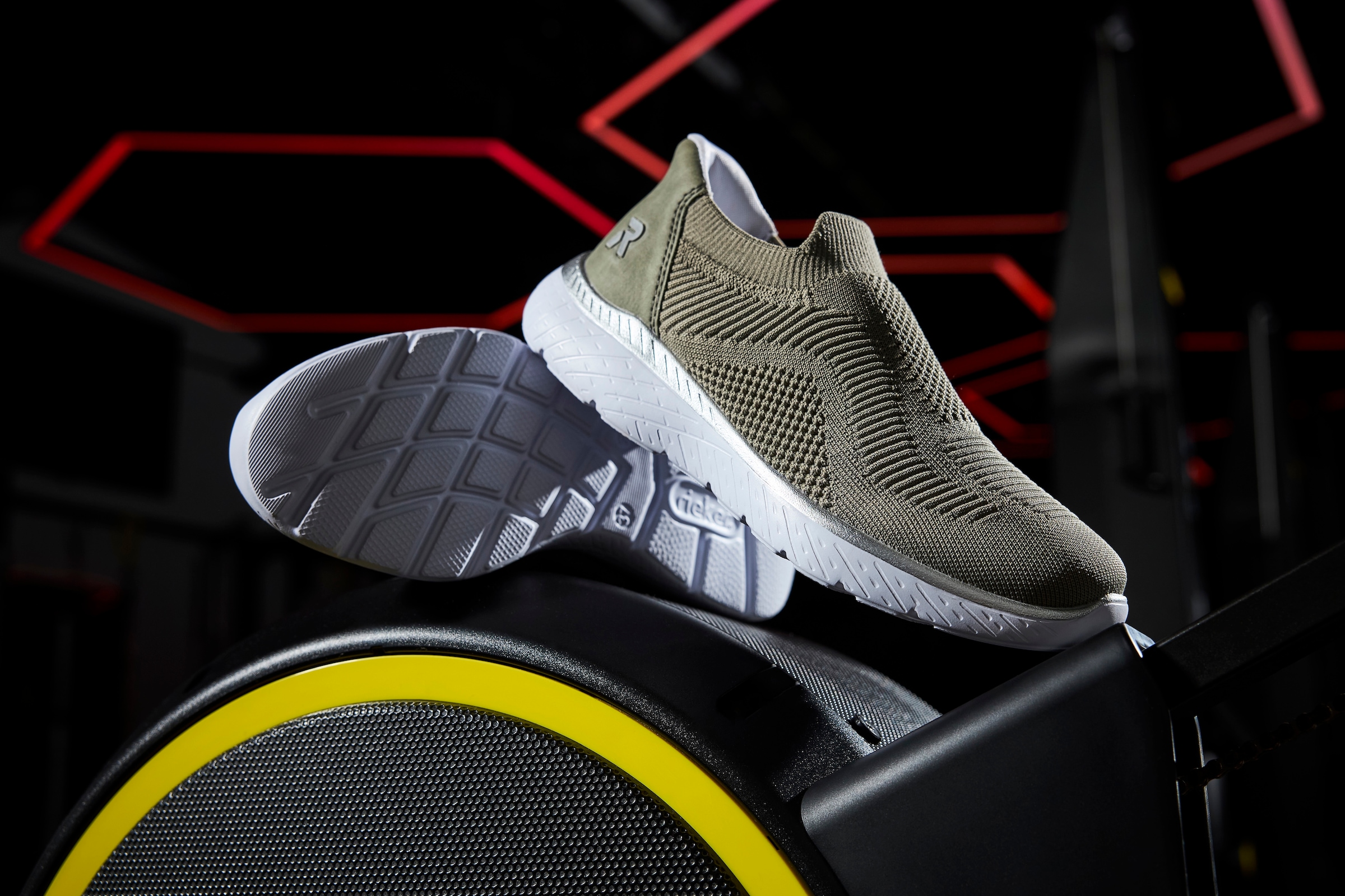 RIEKER Sport Slip-On Sneaker »Ready2GO«, Slipper, Halbschuh, Freizeitschuh mit MemoSoft-Innensohle