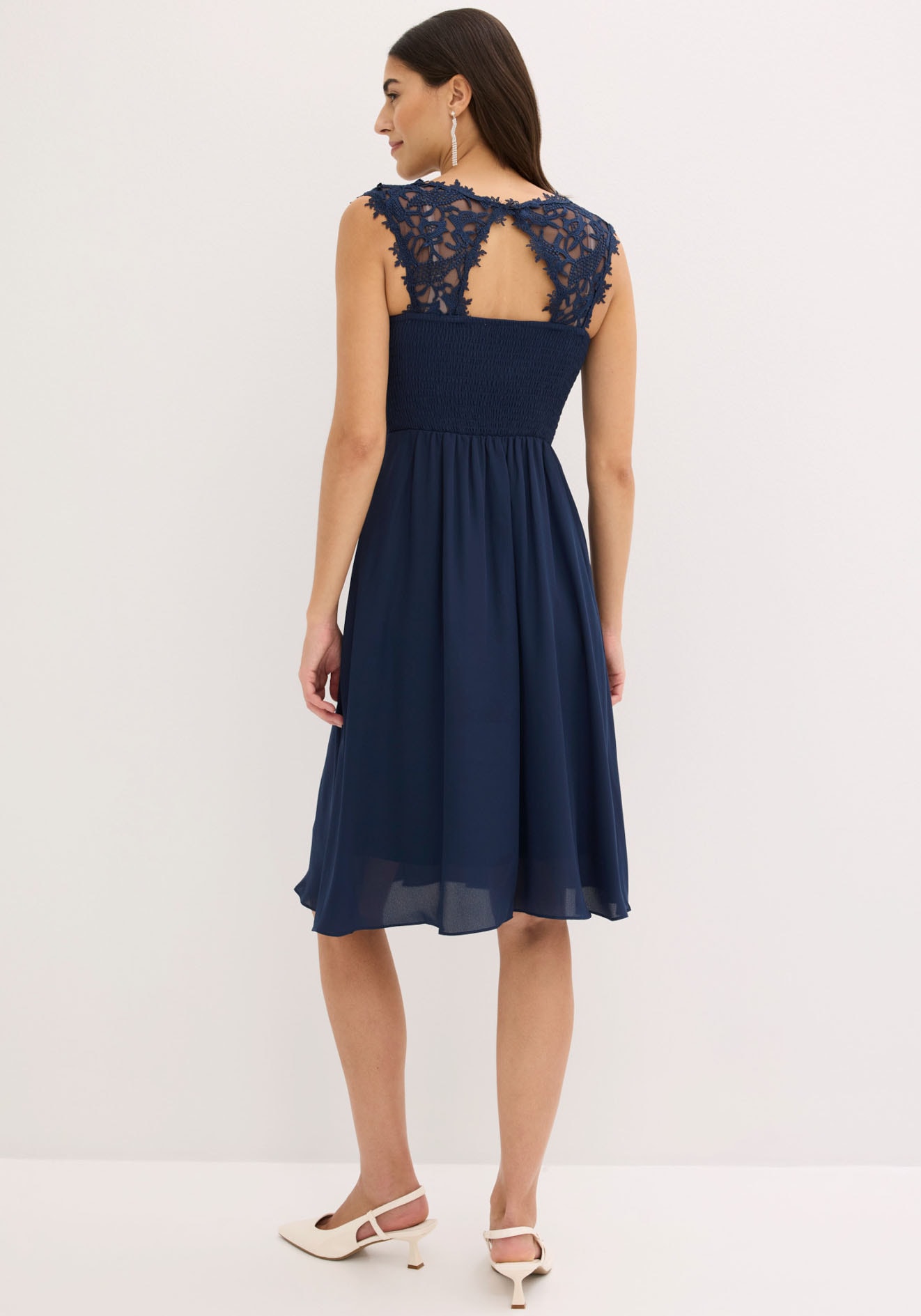bonprix Minikleid »Minikleid mit Spitze« 1 tlg. für besondere Anlässe, aus Polyester, taillierte Passform