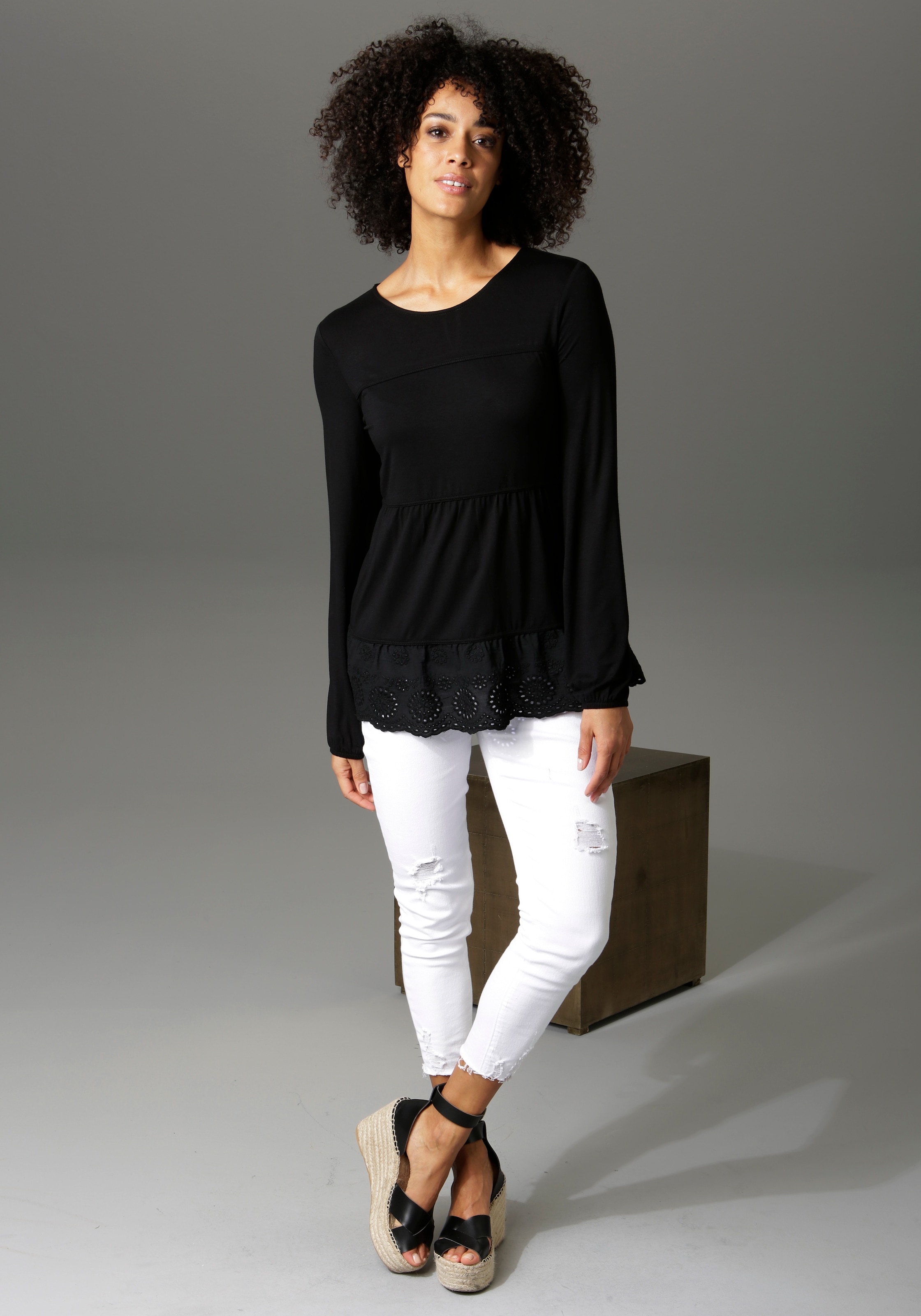Aniston CASUAL am hochwertiger mit Saum online Shirtbluse, kaufen Spitze