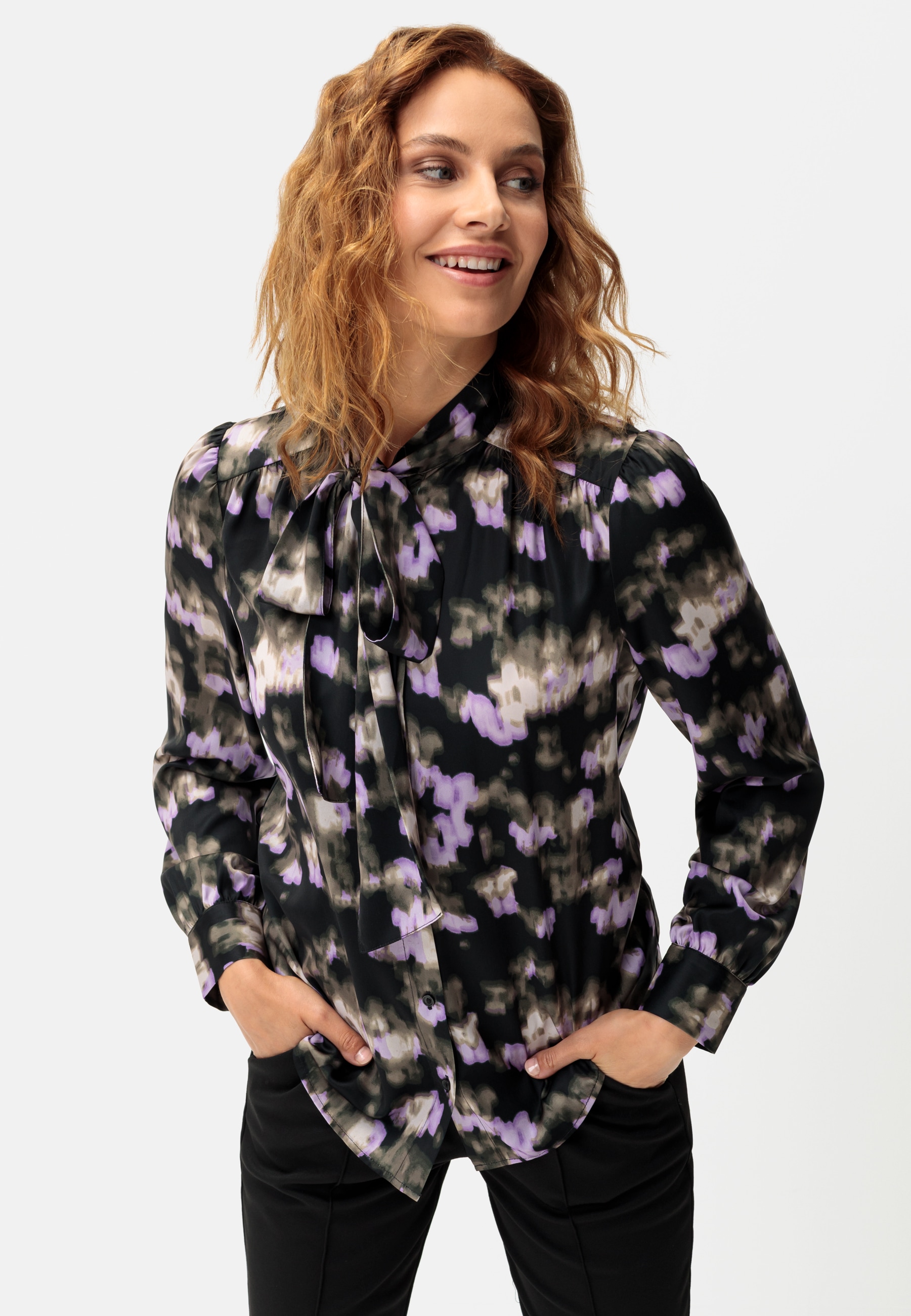 LASCANA Schluppenbluse, aus Satin