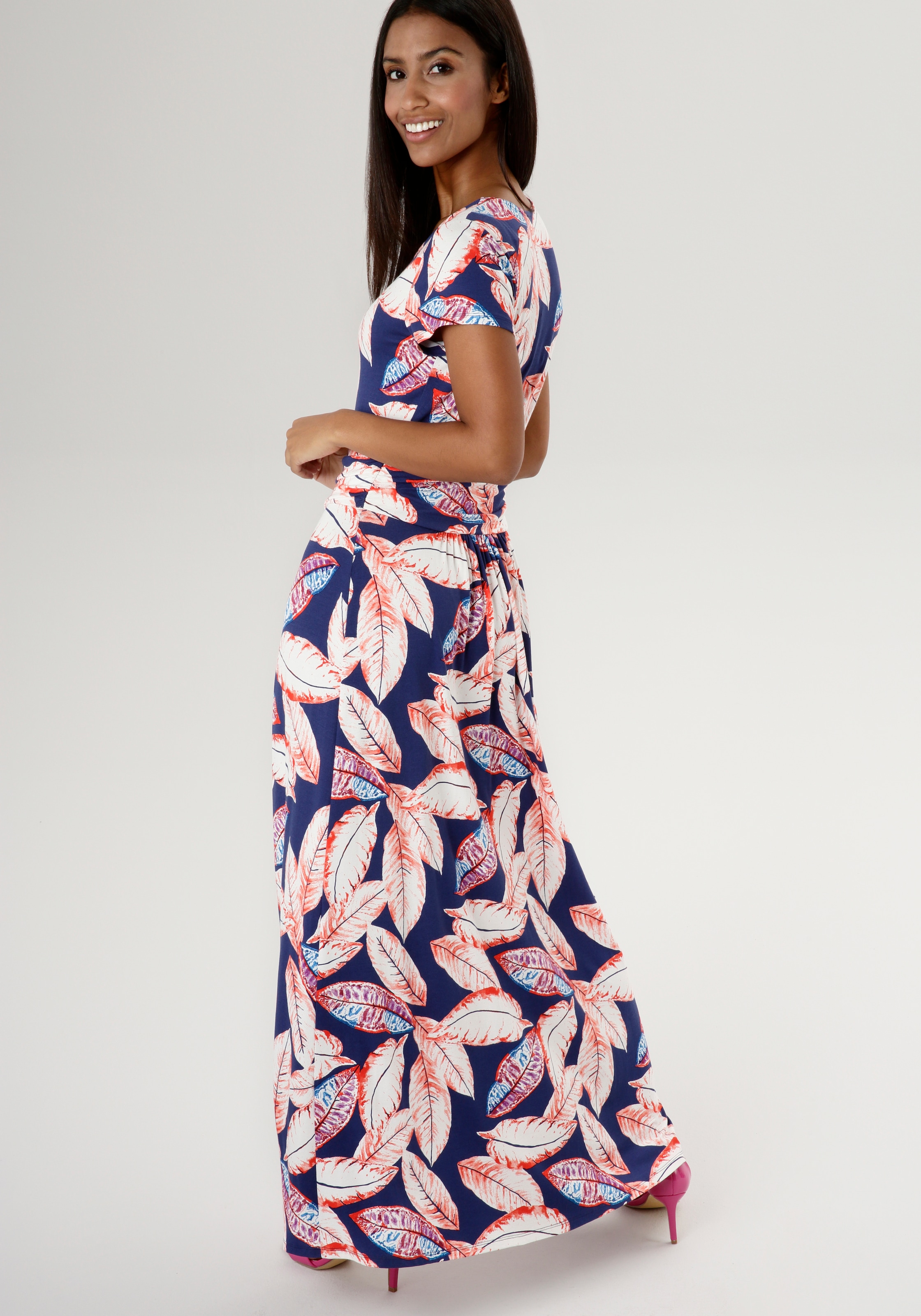 SELECTED geraffter großem - Sommerkleid, online Taille Aniston KOLLEKTION bestellen und NEUE Blätterdruck mit