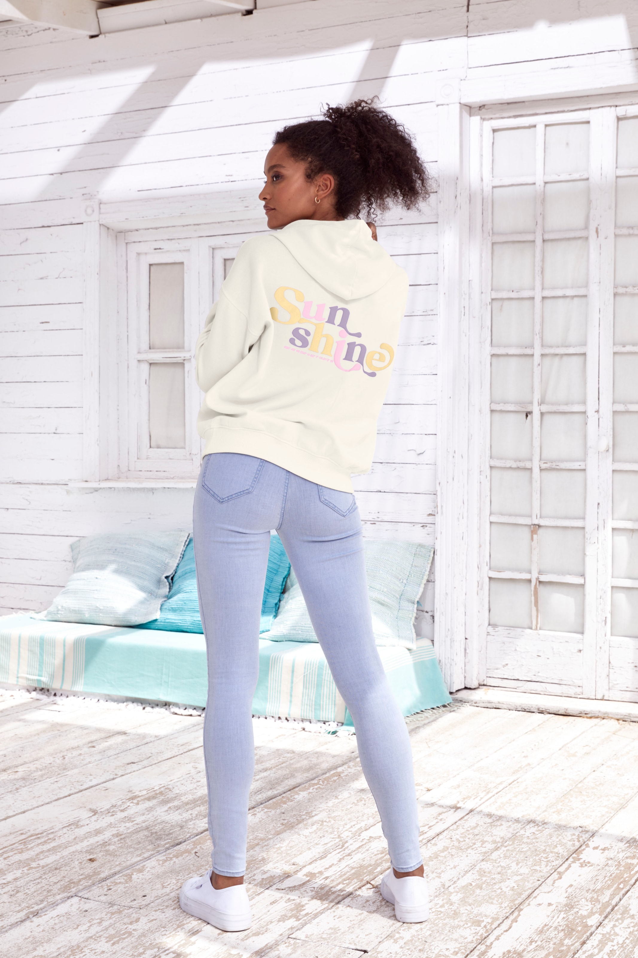 Buffalo Hoodie, Kapuzensweatshirt mit Rückenprint und Rippbündchen, Loungewear