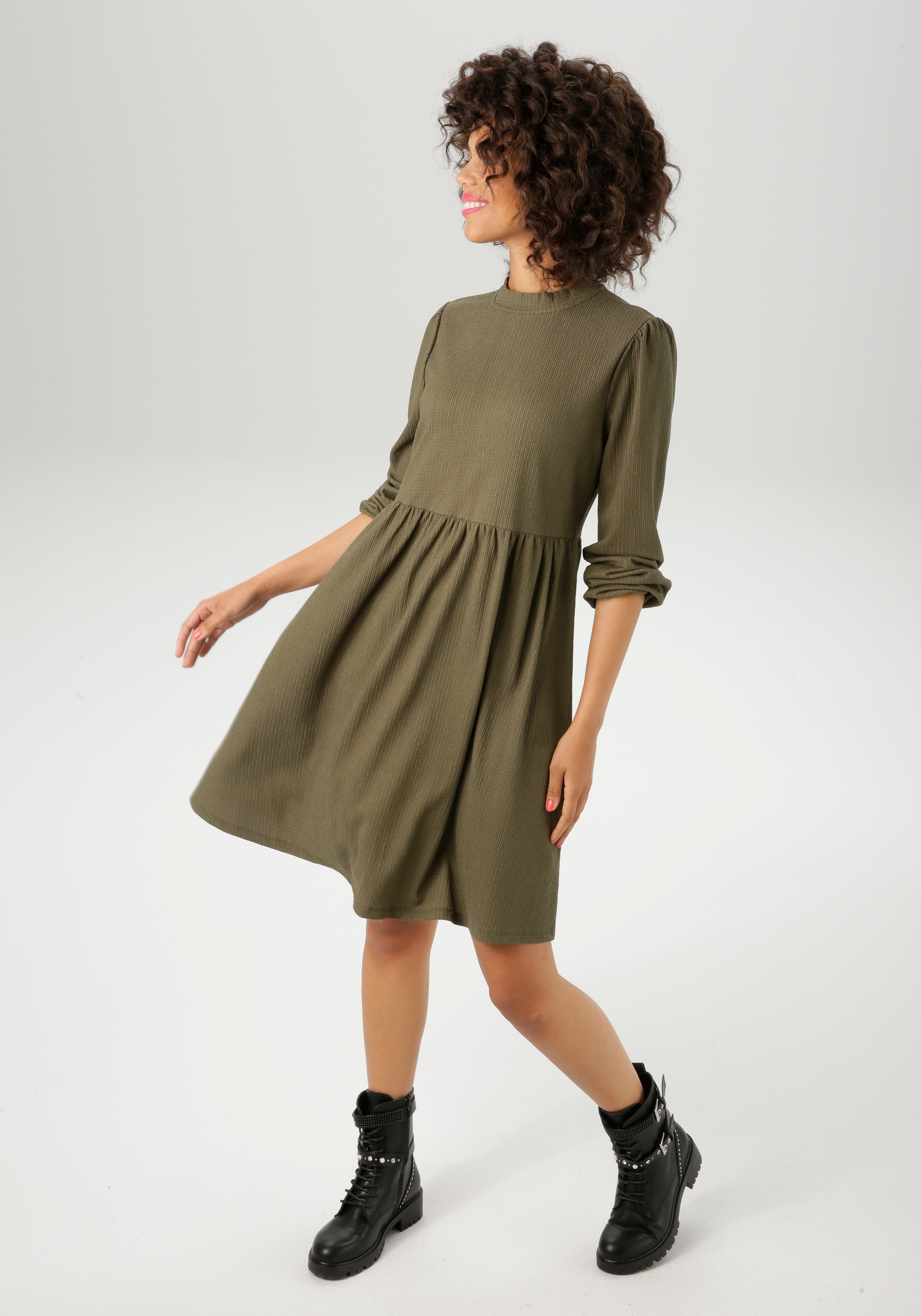 Aniston CASUAL Jerseykleid, aus strukturierter, elastischer Crepé-Qualität - NEUE KOLLEKTION