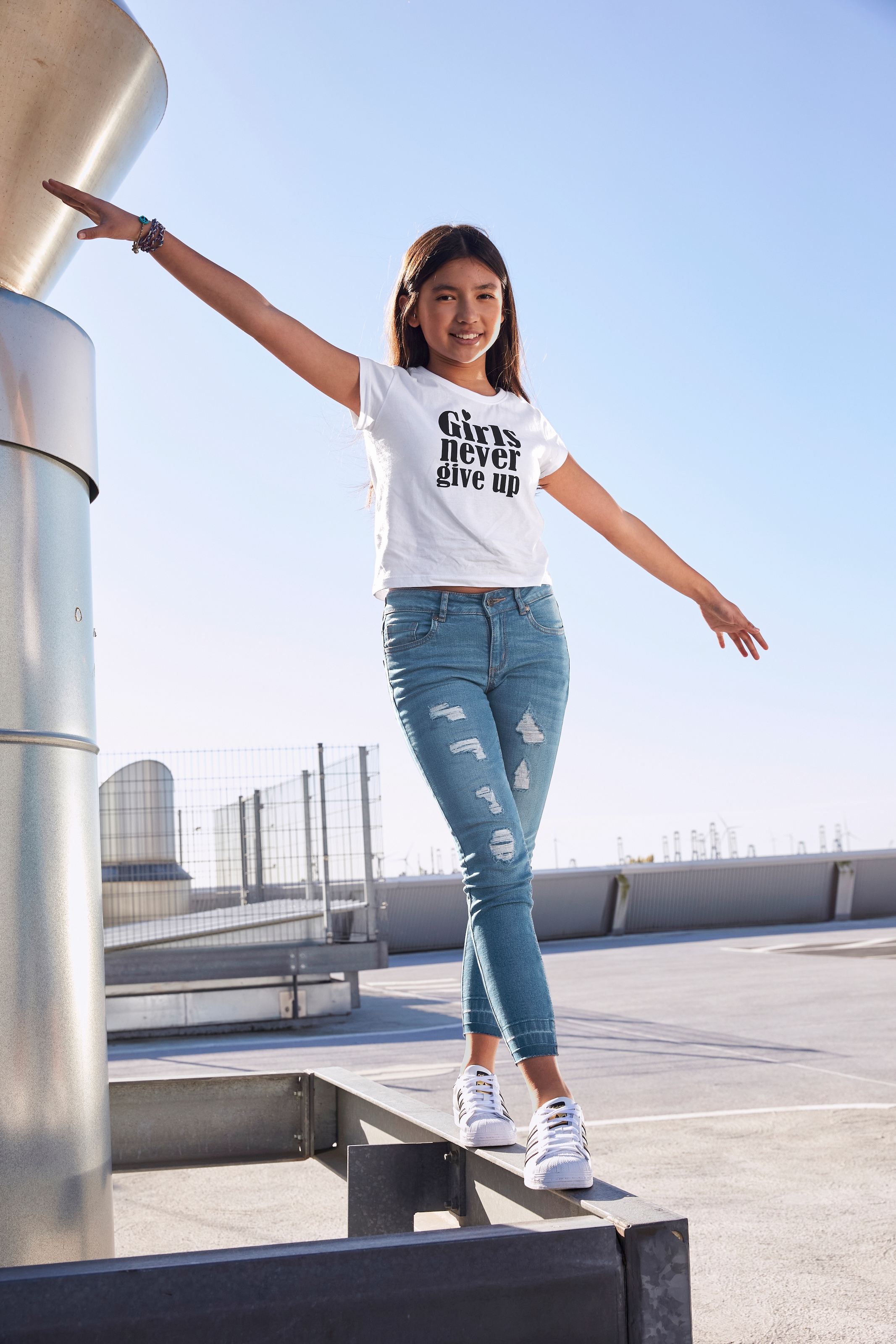 KIDSWORLD T-Shirt »Girls nerver kurze %Sale up«, modische Form jetzt im give