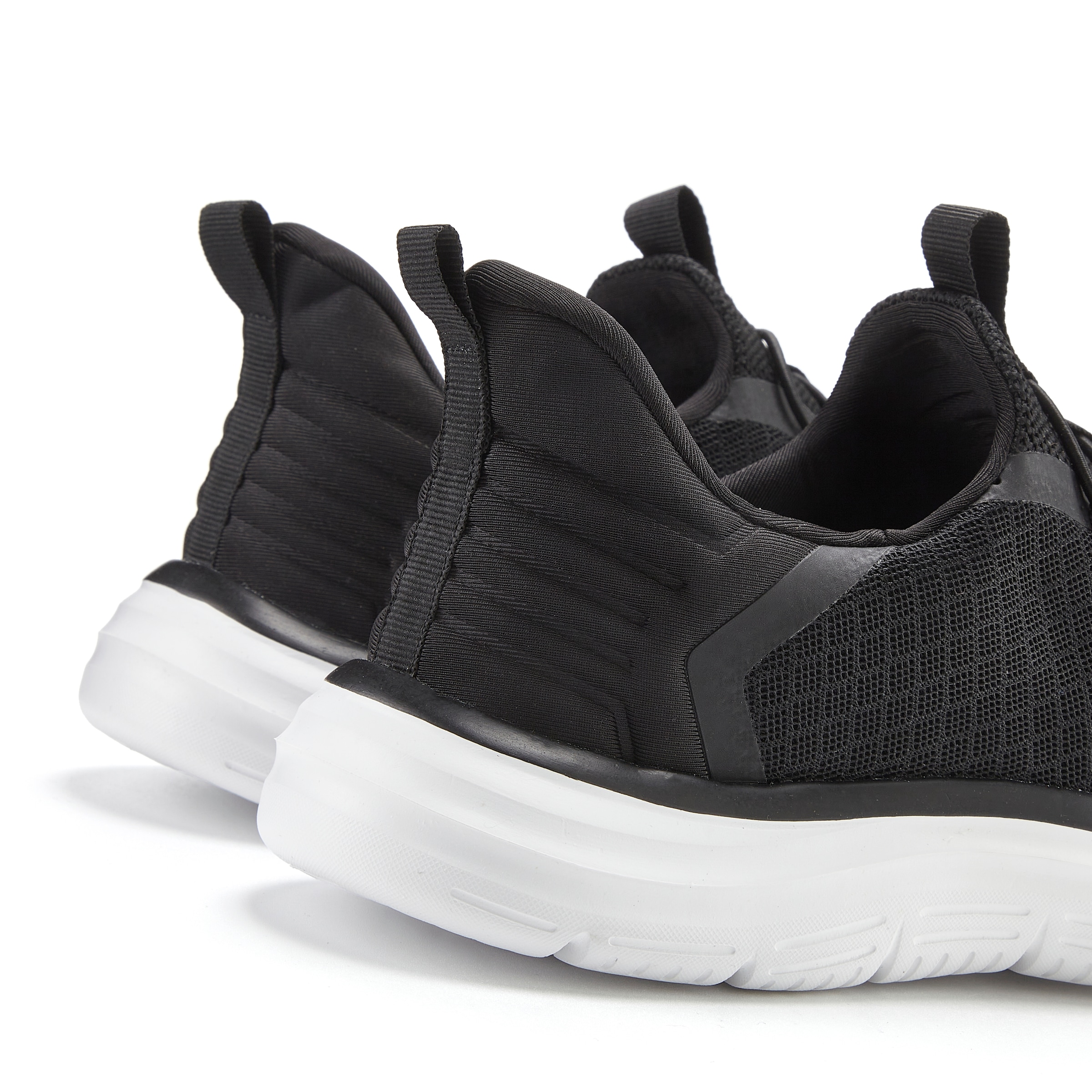 John Devin Sneaker »Halbschuhe, Freizeitschuhe, Turnschuh, Slip-On-Sneaker«  mit elastischen Bändern für schnelles Reinschlüpfen, Unisex VEGAN