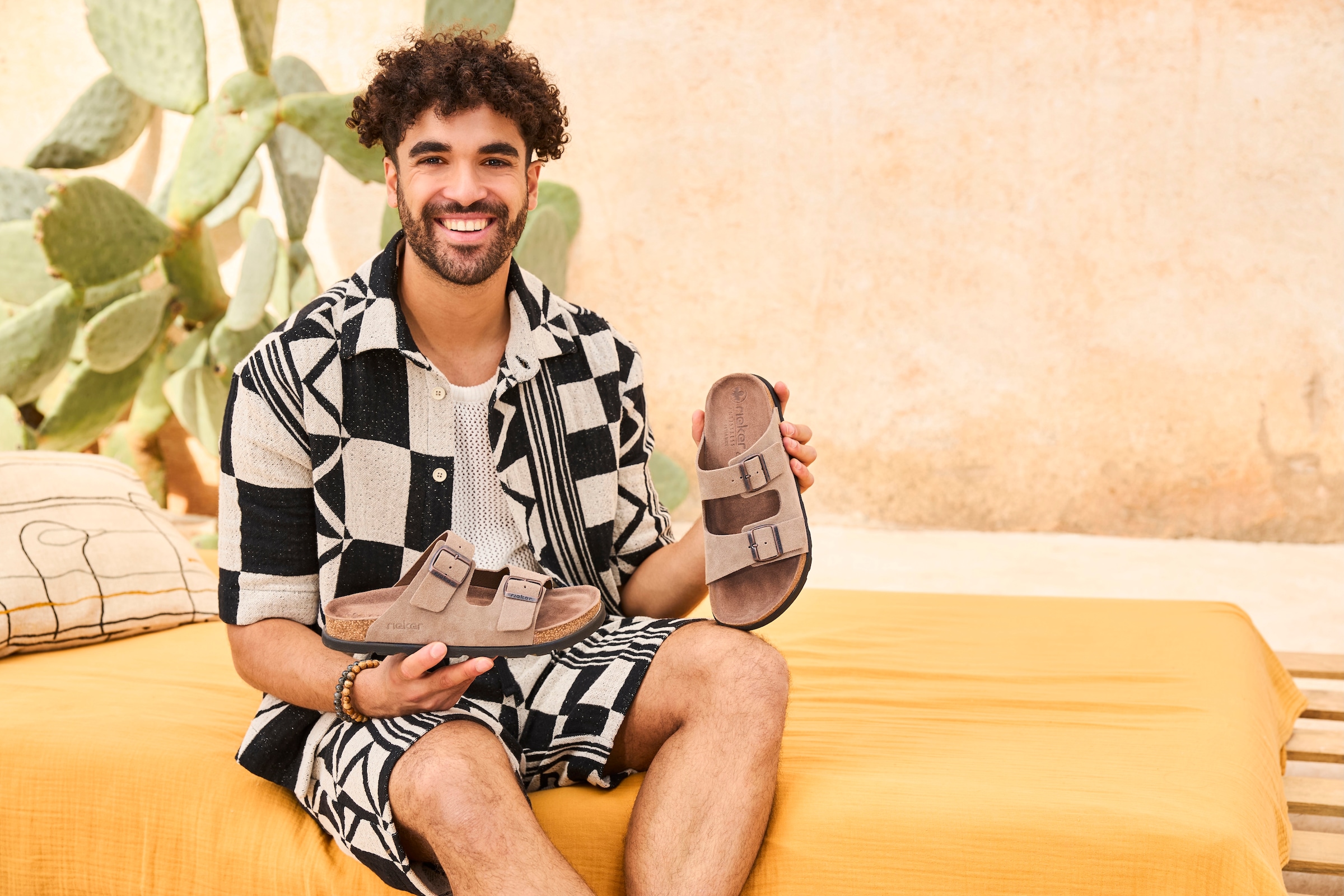 Rieker Pantolette, Sommerschuh, Strandschuh, Hausschuh mit bequemem Fußbett