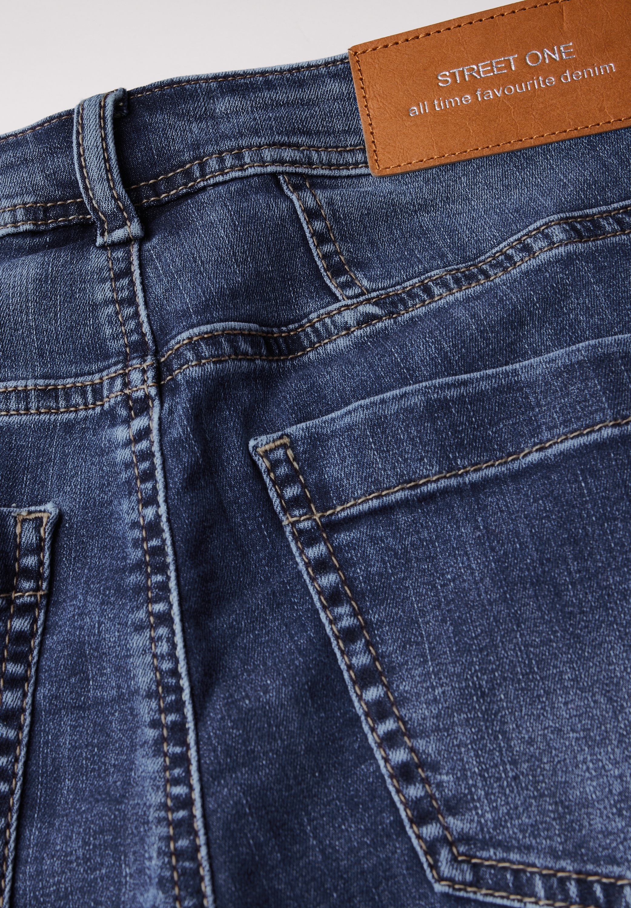 STREET ONE Slim-fit-Jeans »Style YORK«, in mittelblauer Waschung
